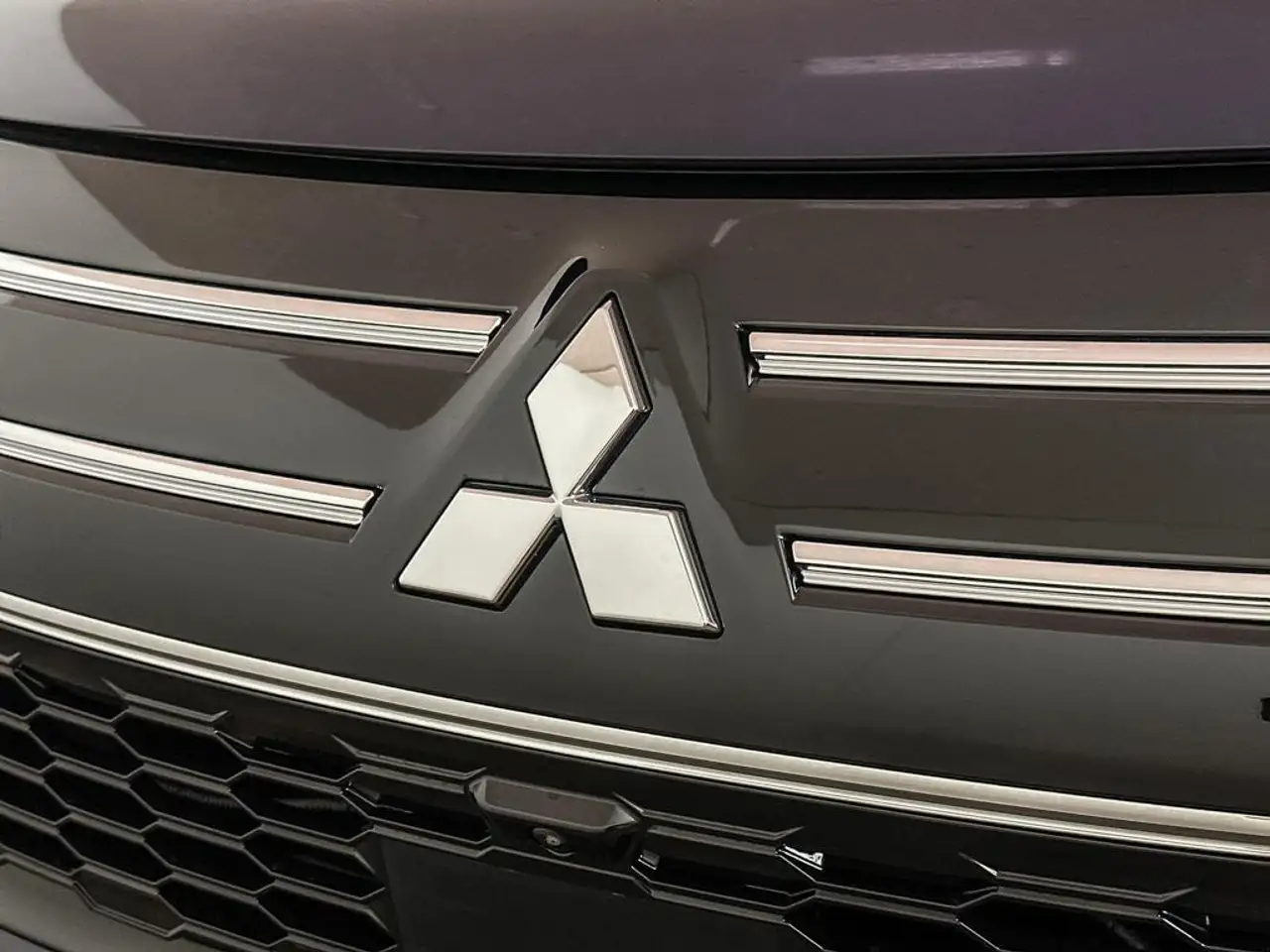 Mitsubishi Outlander снимка Mitsubishi Outlander