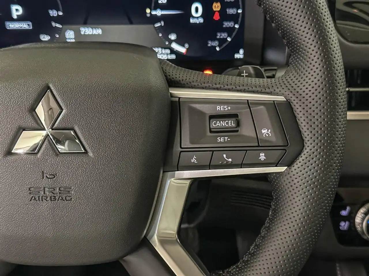 Mitsubishi Outlander снимка Mitsubishi Outlander