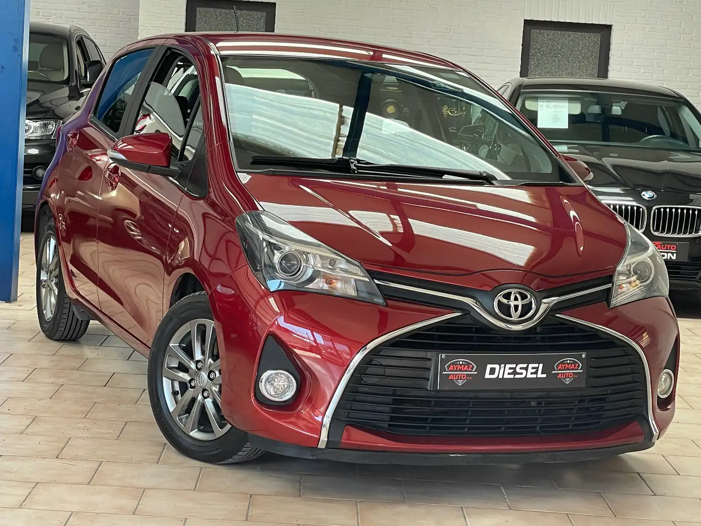 Toyota Yaris 1.4 D-4D Dynamic *** 1ER PROPRIÉTAIRE *** Rood - 1