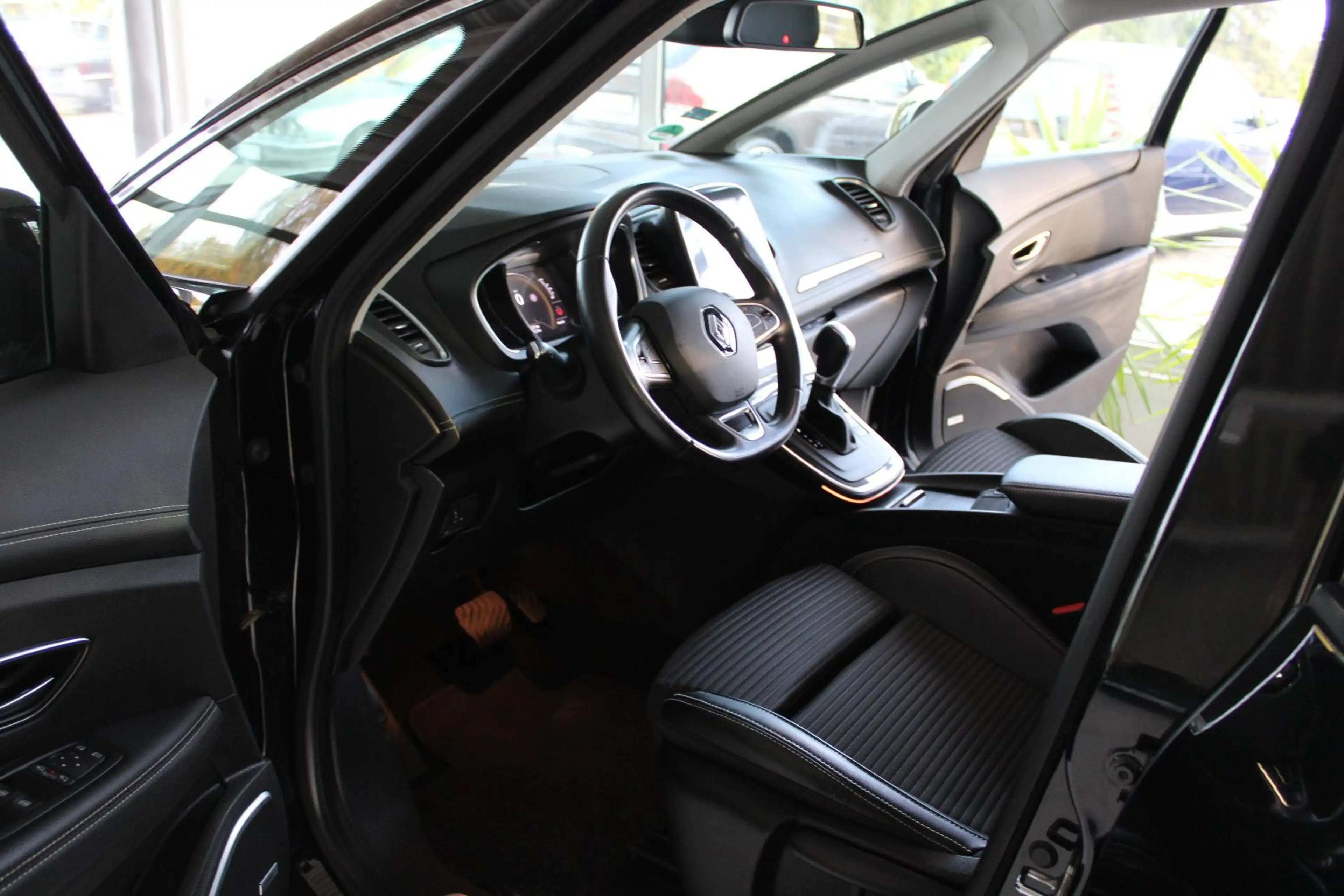 Renault Scenic IV Grand BOSE Edition 7-SITZE XENON — photo 8