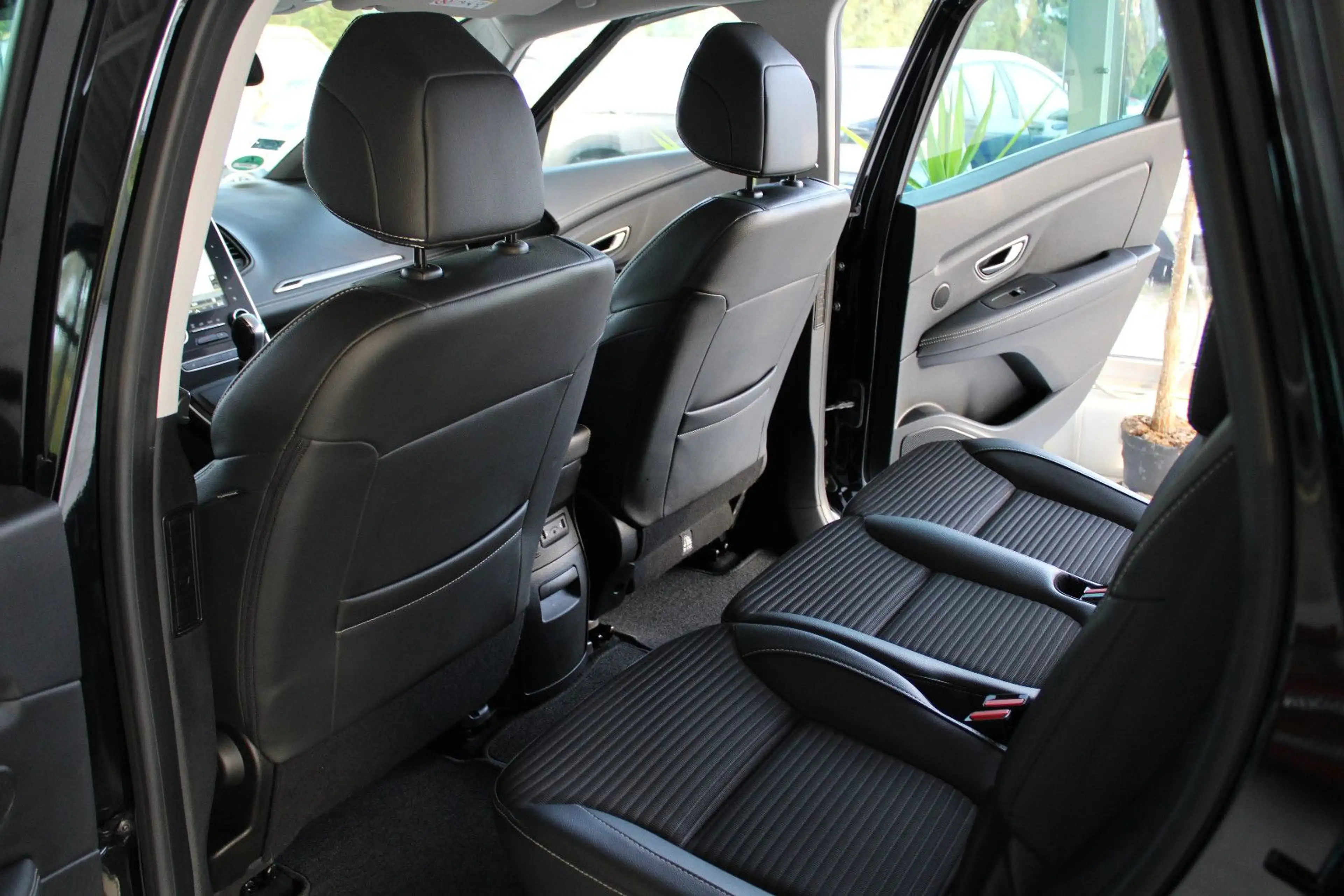 Renault Scenic IV Grand BOSE Edition 7-SITZE XENON — photo 9