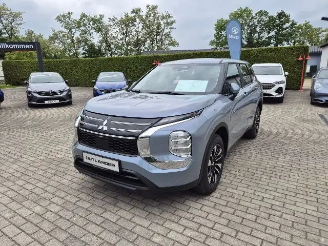 Mitsubishi Outlander 2.4L PHEV BASIS 4WD 8 Jahre Garantie