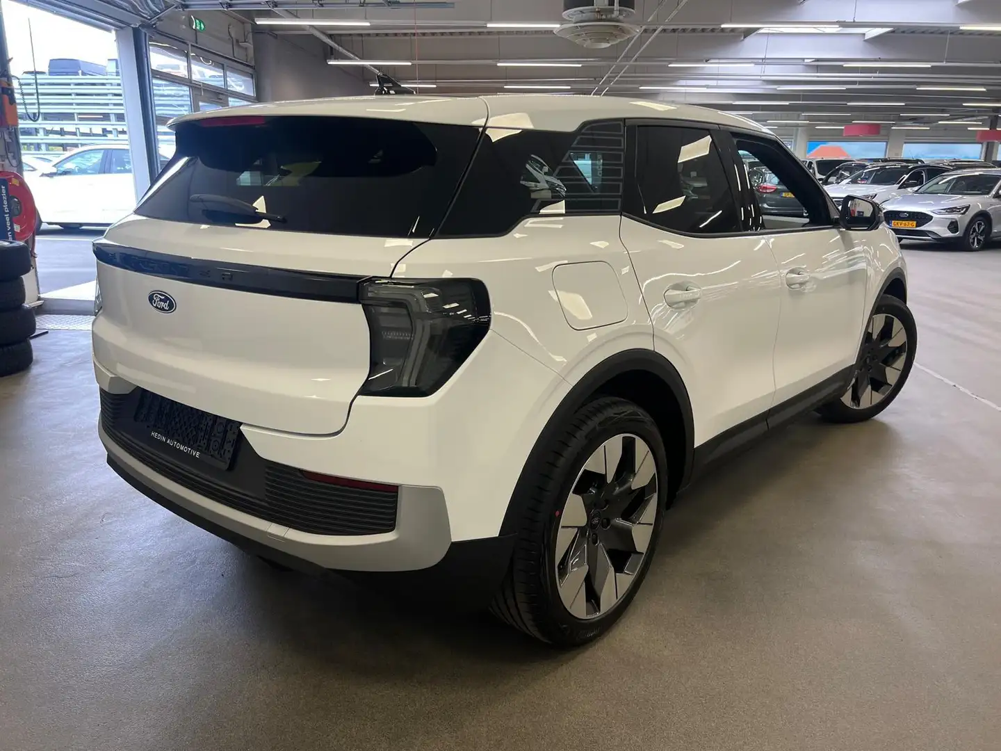 Ford Explorer Premium Standard Range RWD 52 kWh | Te bestellen v Wit - 2