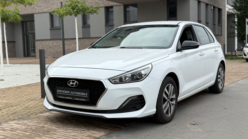 Hyundai i30 YES!|NAVI|KAMERA|APPLE-CARPL|SHZ|BEHEIZ-LEK. — photo 2