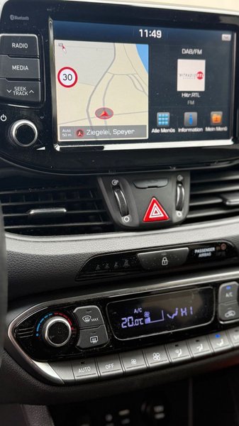 Hyundai i30 YES!|NAVI|KAMERA|APPLE-CARPL|SHZ|BEHEIZ-LEK. — photo 11