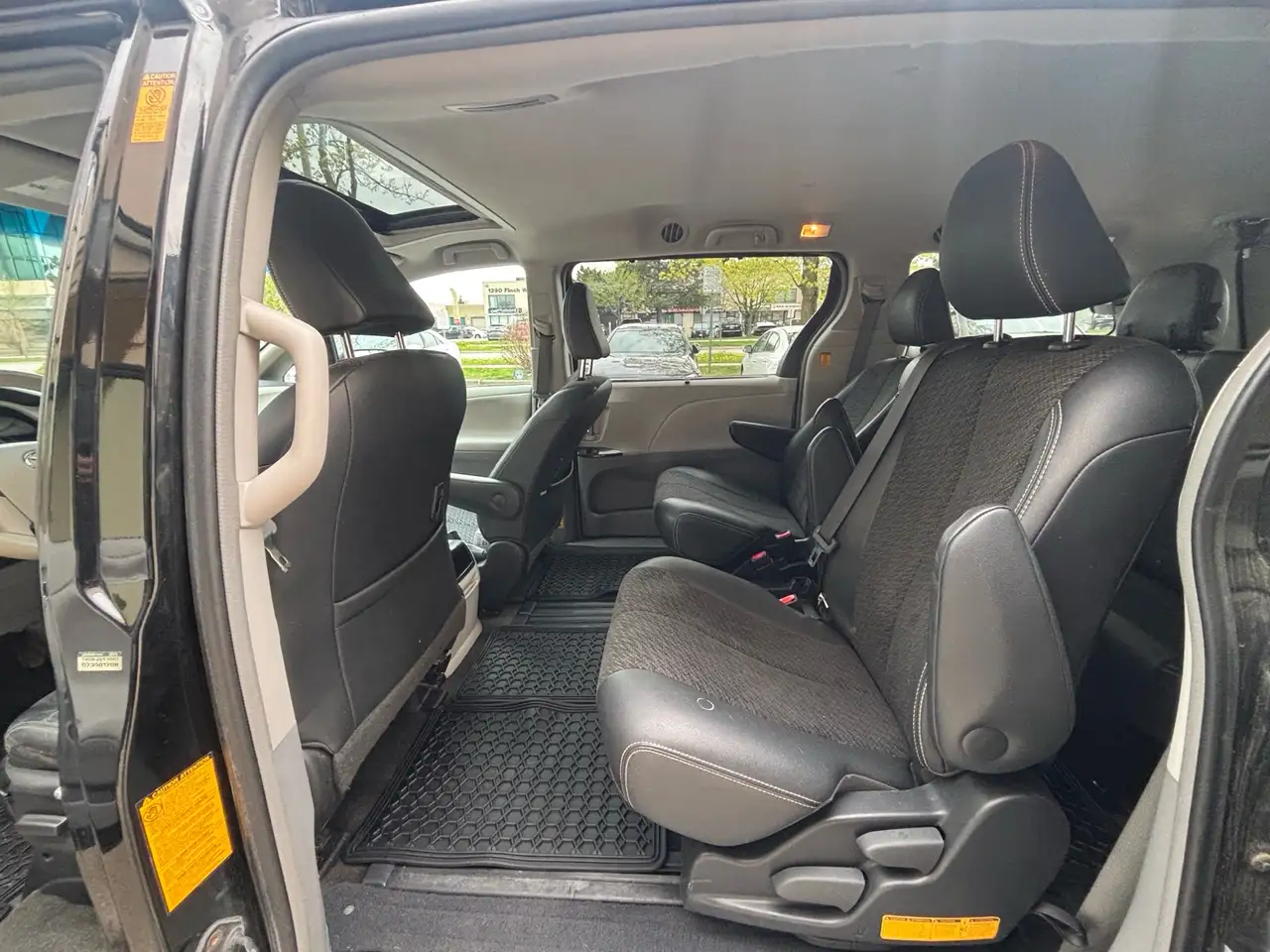 Toyota Sienna снимка Toyota Sienna