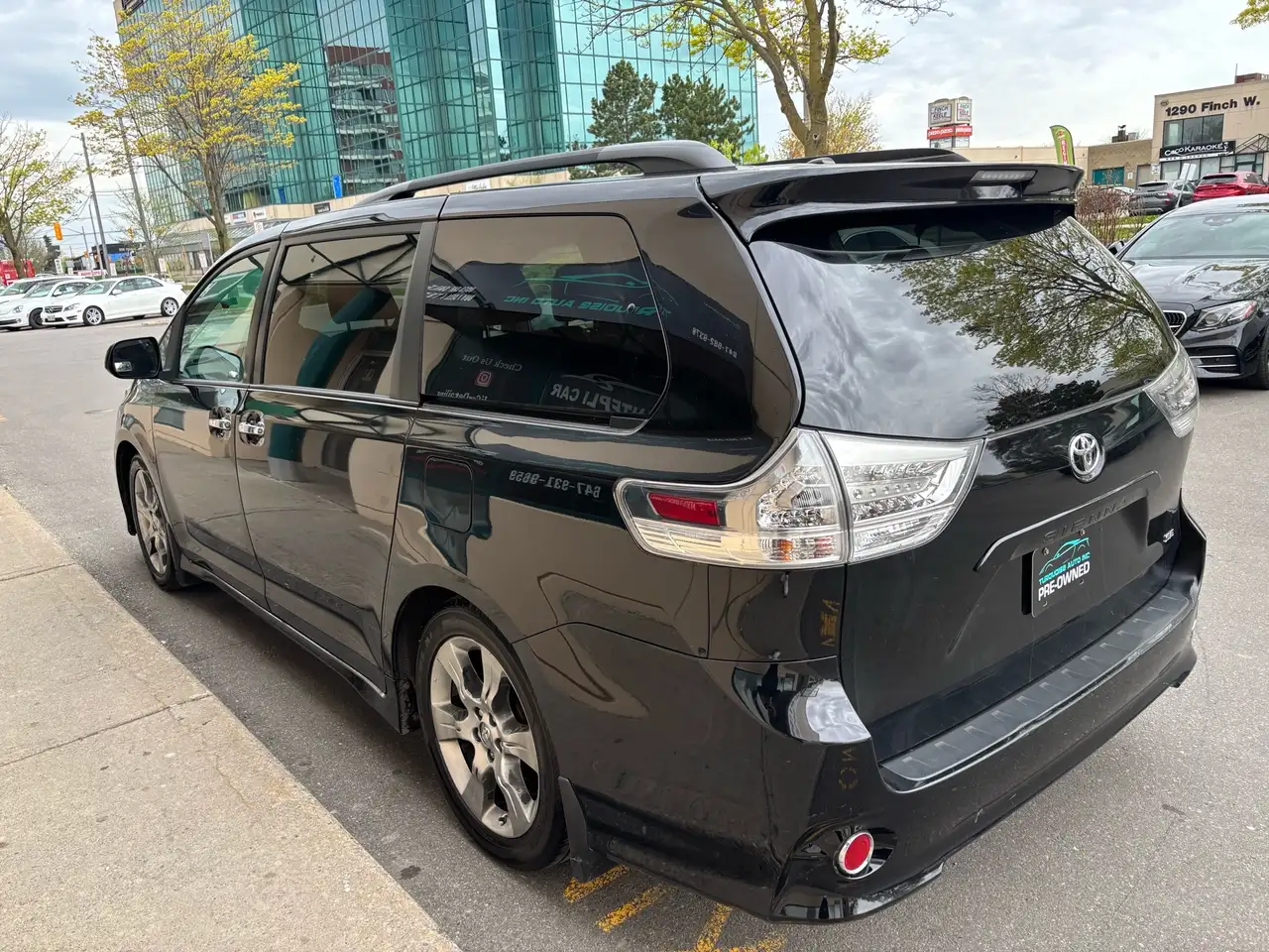 Toyota Sienna снимка Toyota Sienna