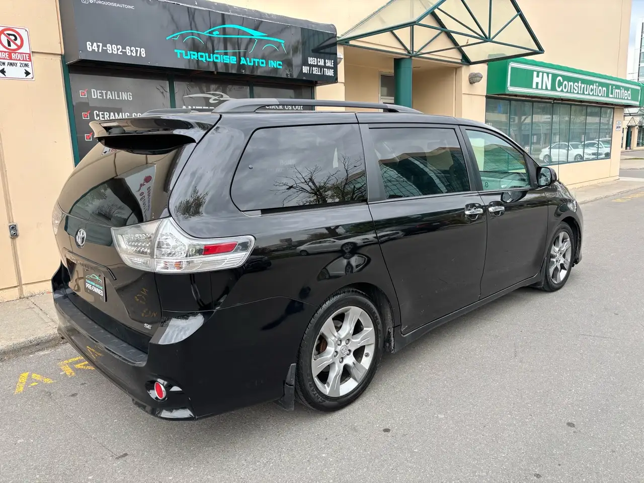 Toyota Sienna снимка Toyota Sienna