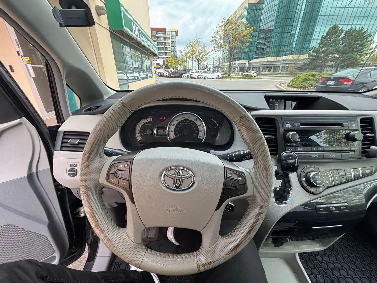 Toyota Sienna снимка Toyota Sienna