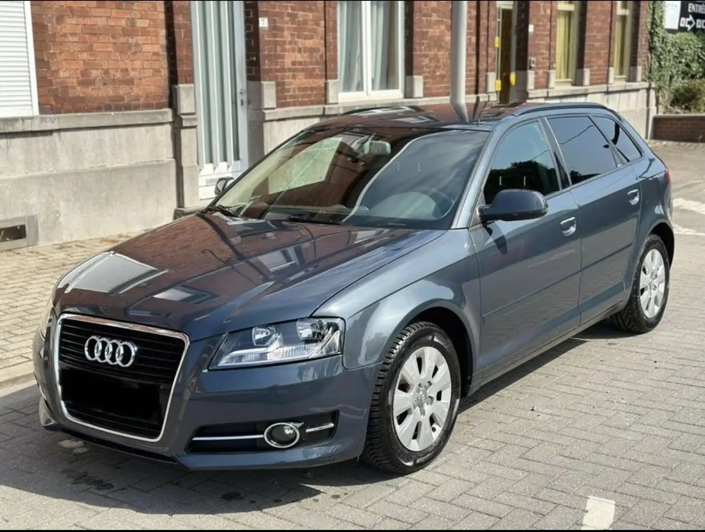 Audi A3 Sportback 1.6TDI Ambition - 1