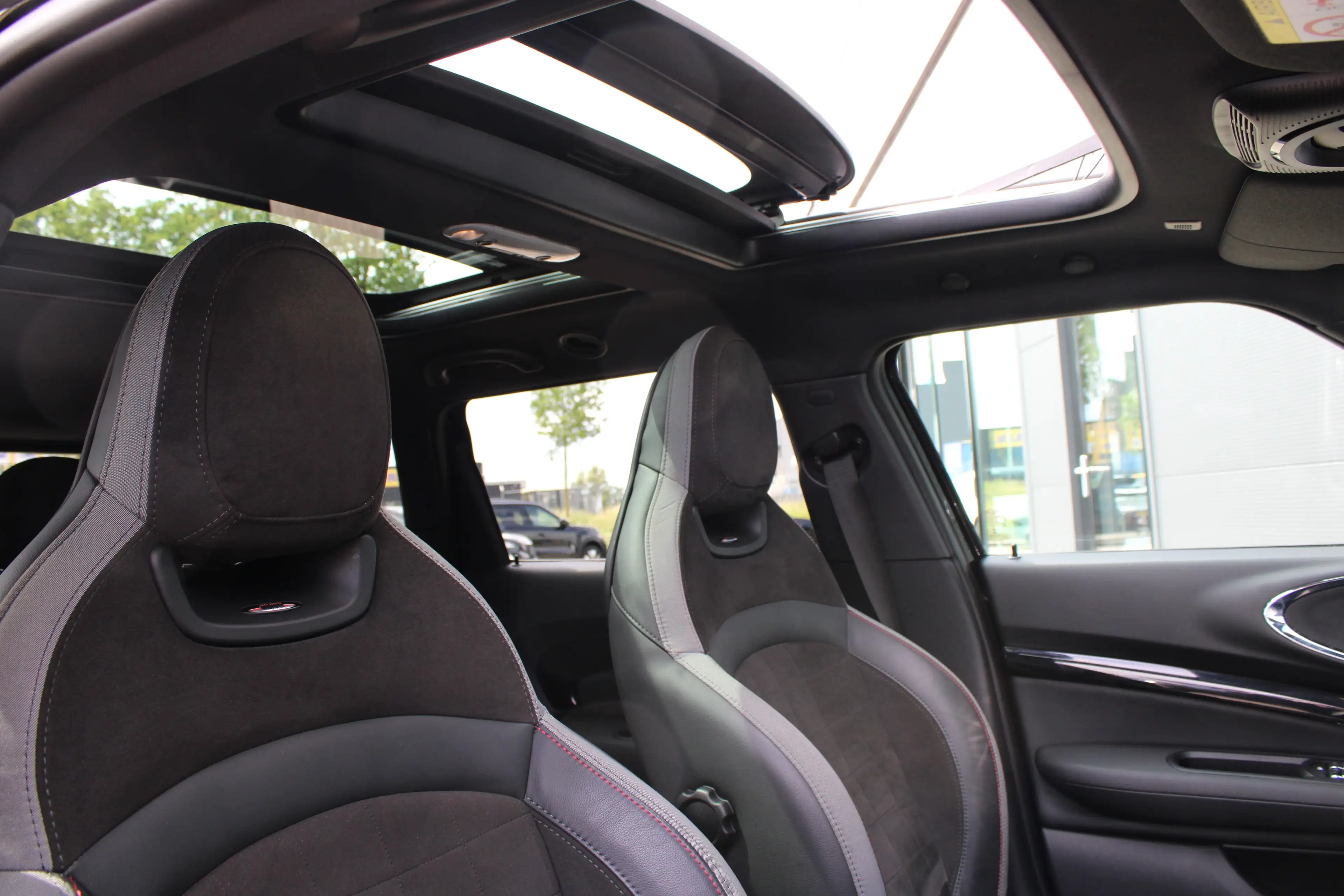 MINI John Cooper Works Clubman 2.0 JCW 306pk ALL4 Thunder Pack | Automaat | Navig — photo 4