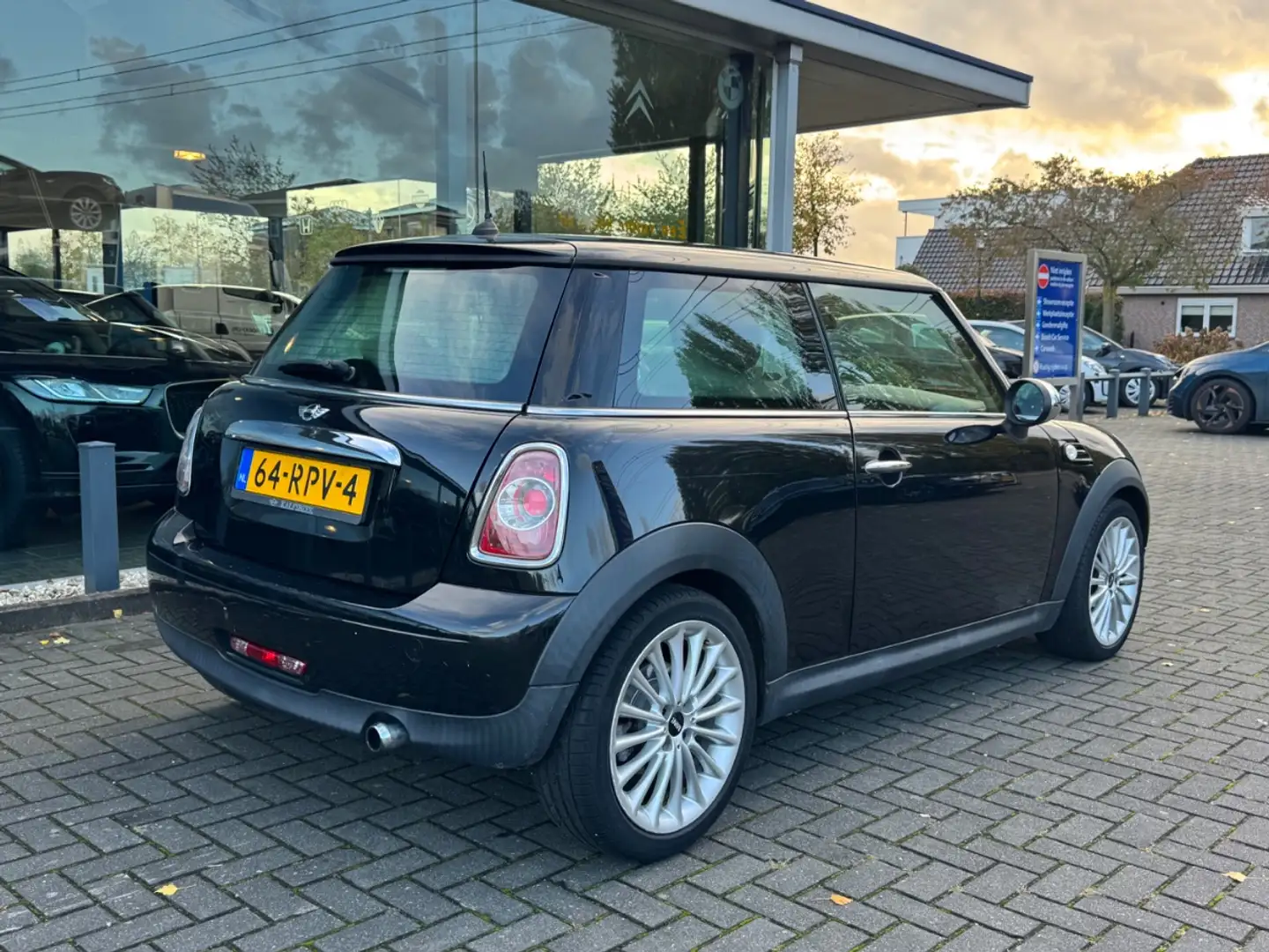 MINI One 1.6 Business Line | Airco | Cruise Noir - 2