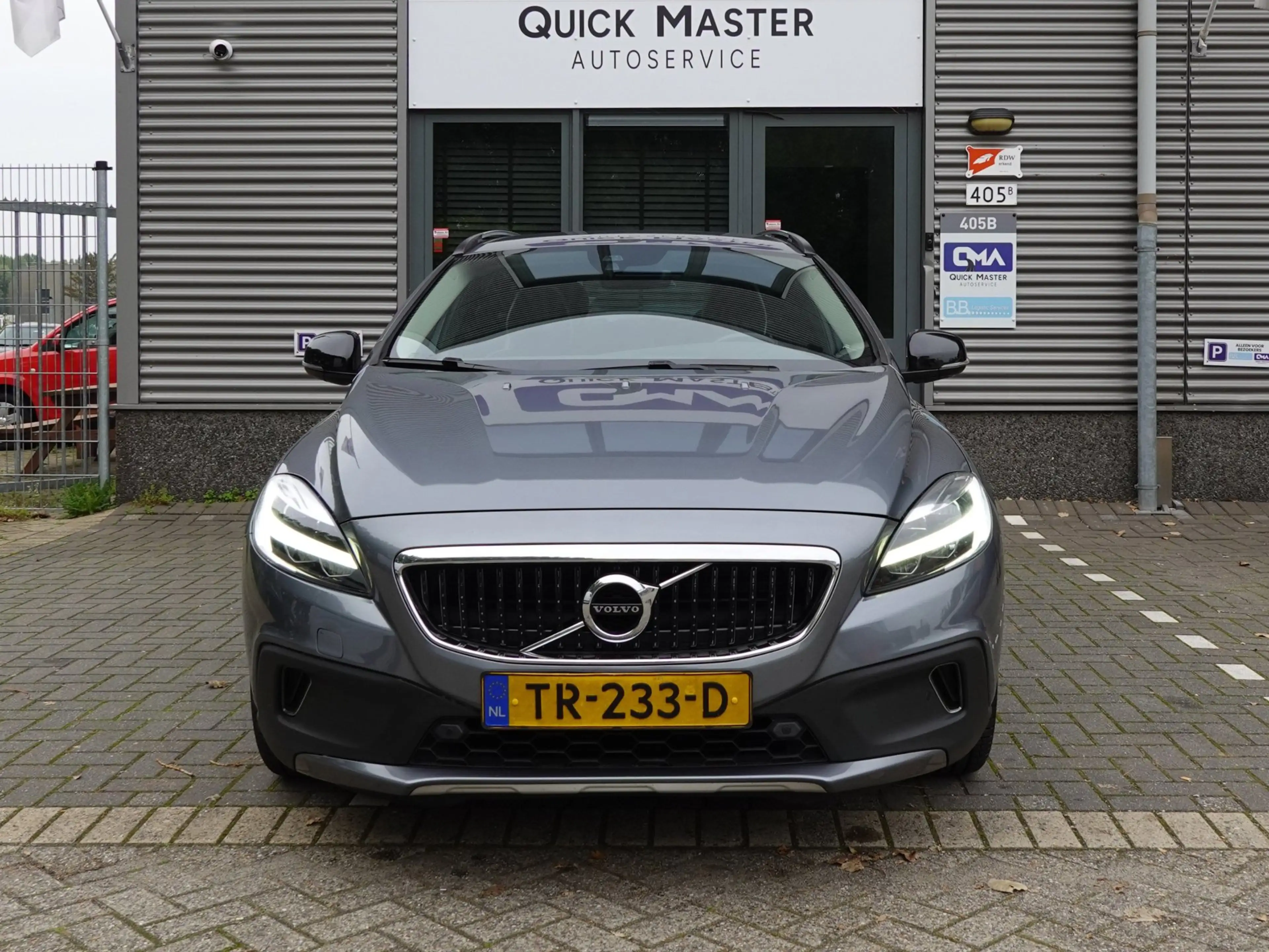 Volvo V40 Cross Country 1.5 T3 Dynamic Edition — photo 4