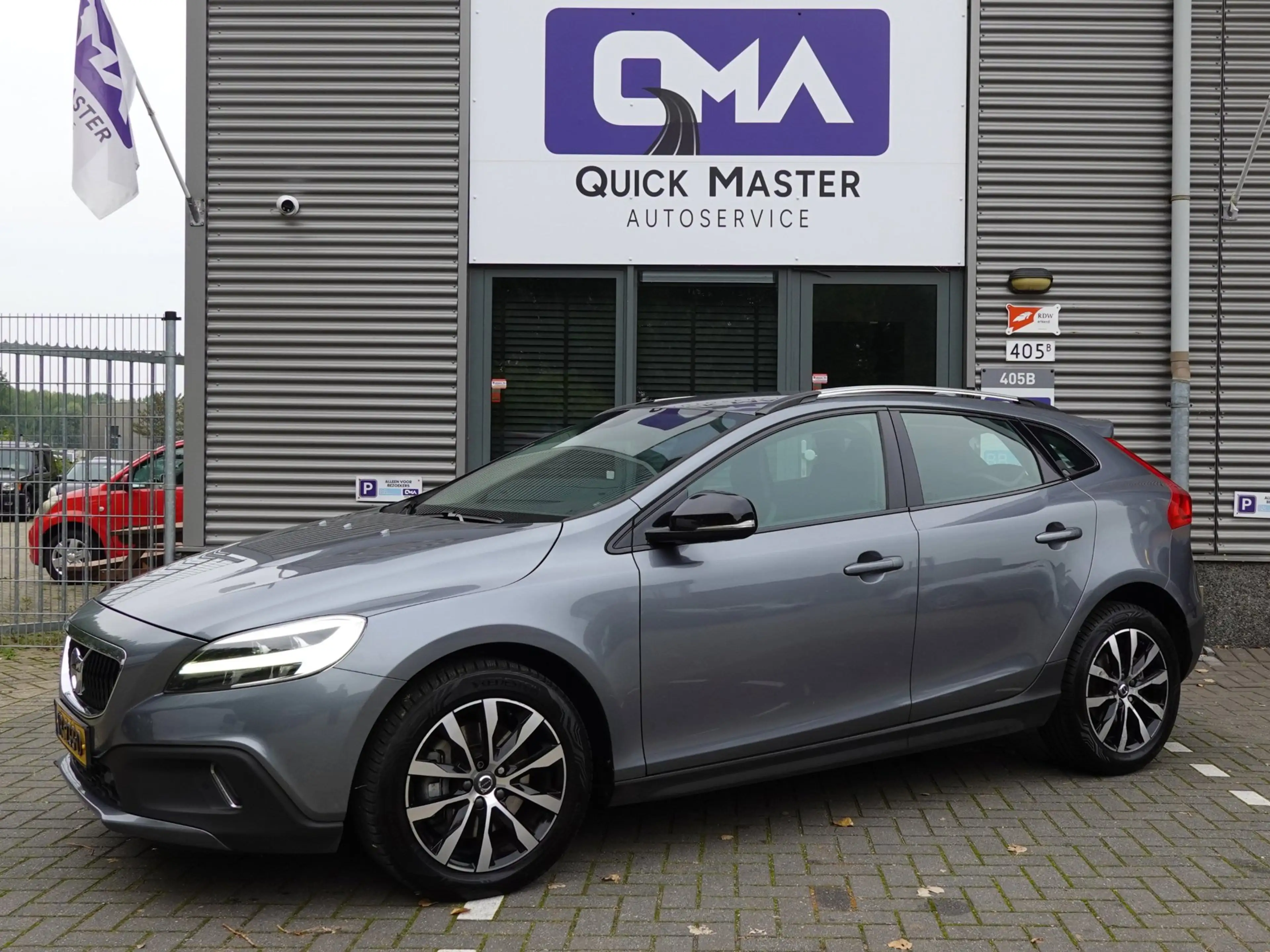 Volvo V40 Cross Country 1.5 T3 Dynamic Edition — photo 6