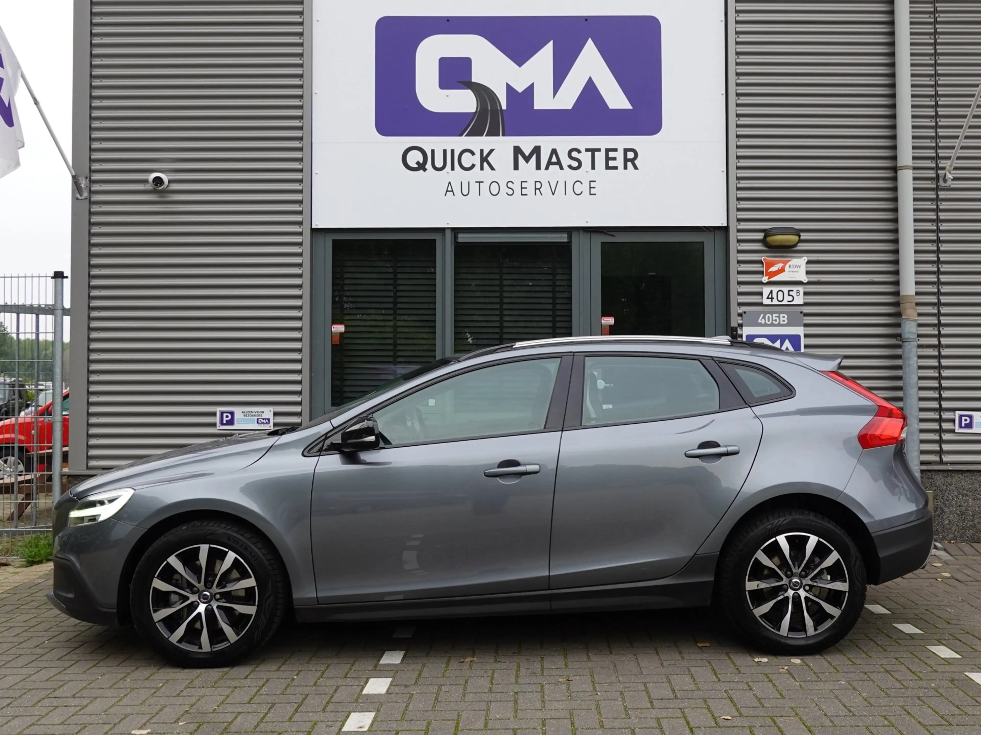 Volvo V40 Cross Country 1.5 T3 Dynamic Edition — photo 5