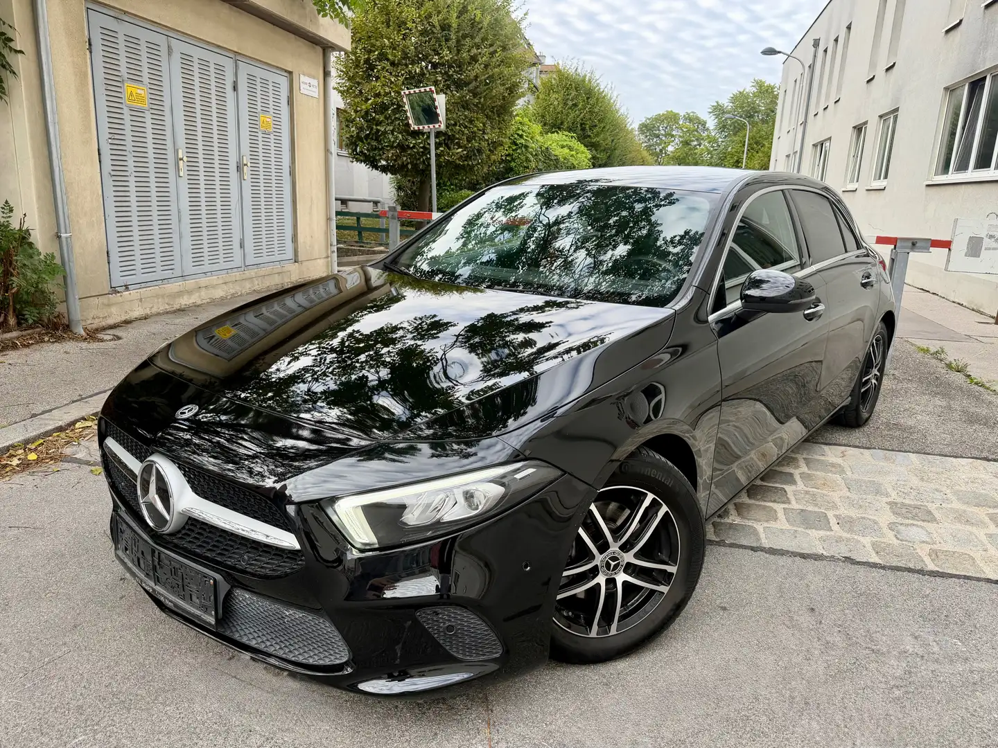 Mercedes-Benz A 180 A 180 d (177.003) Schwarz - 2