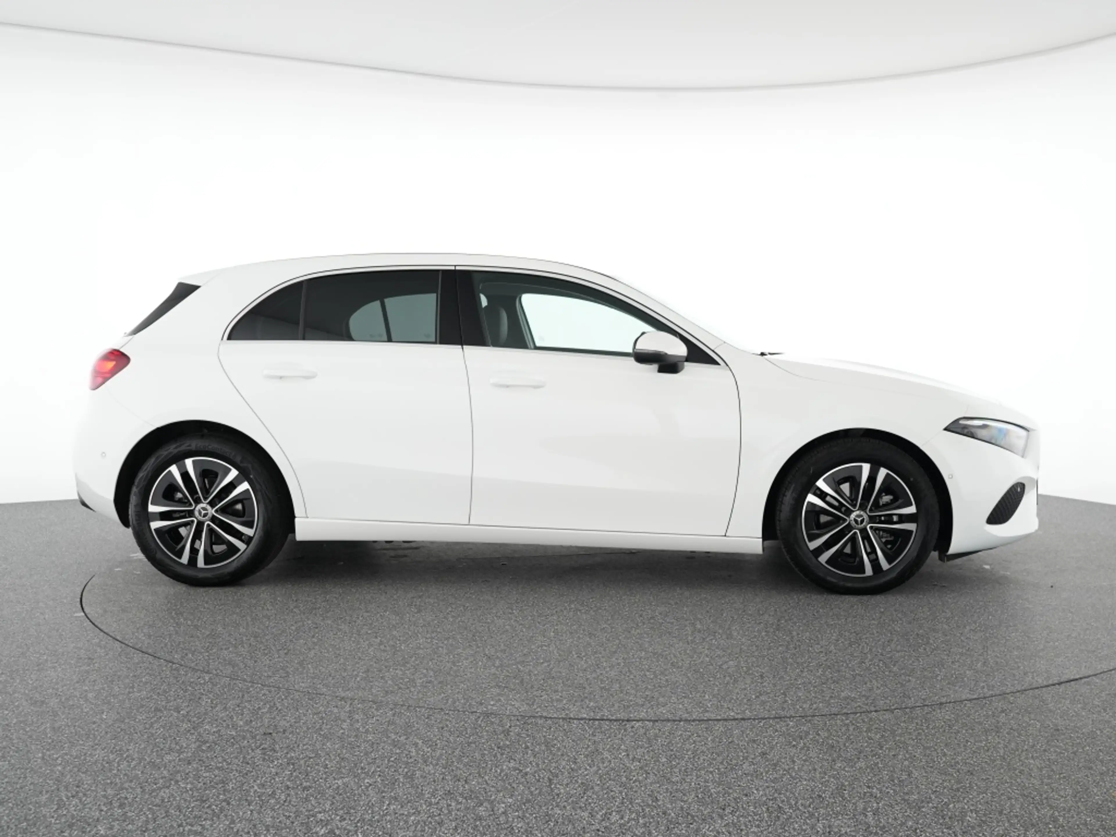 Mercedes-Benz A 180 Progressive LED Advanced Automatik Navi — photo 5