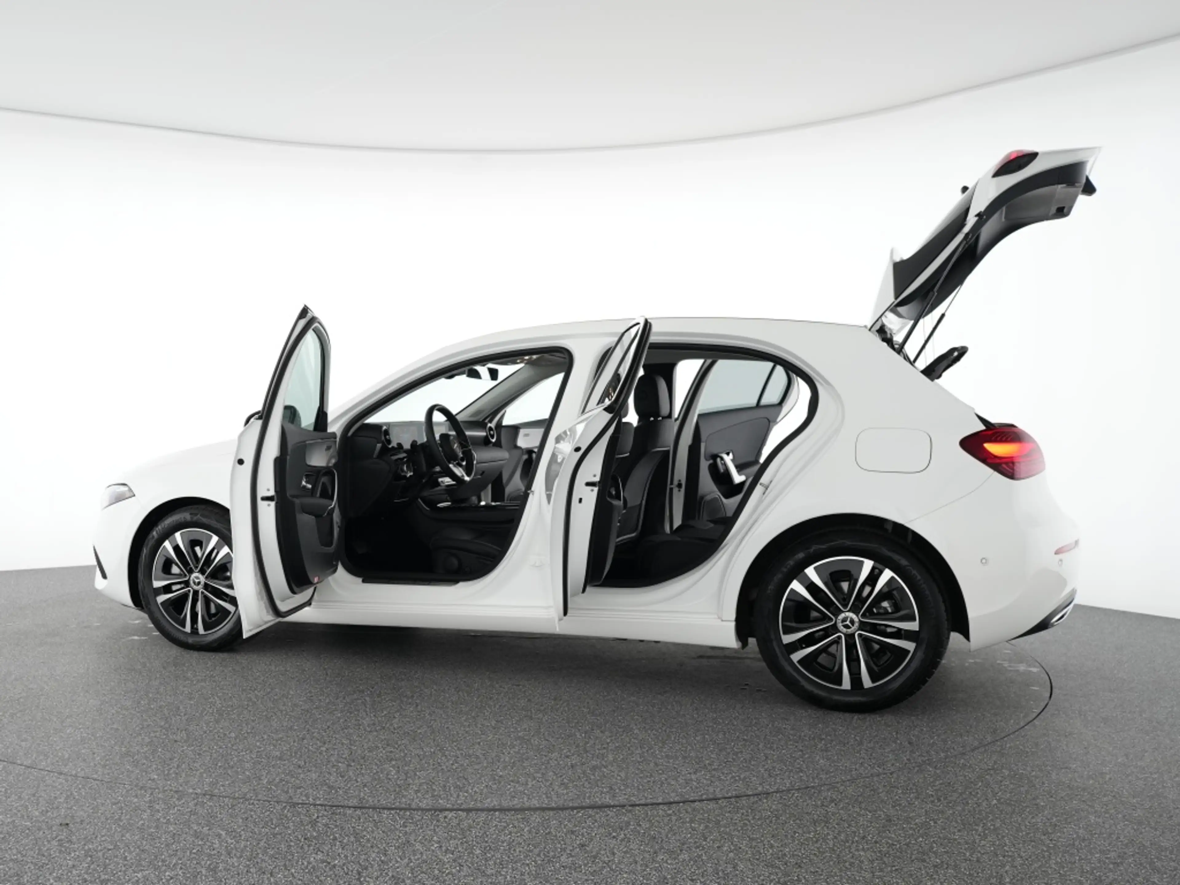 Mercedes-Benz A 180 Progressive LED Advanced Automatik Navi — photo 14
