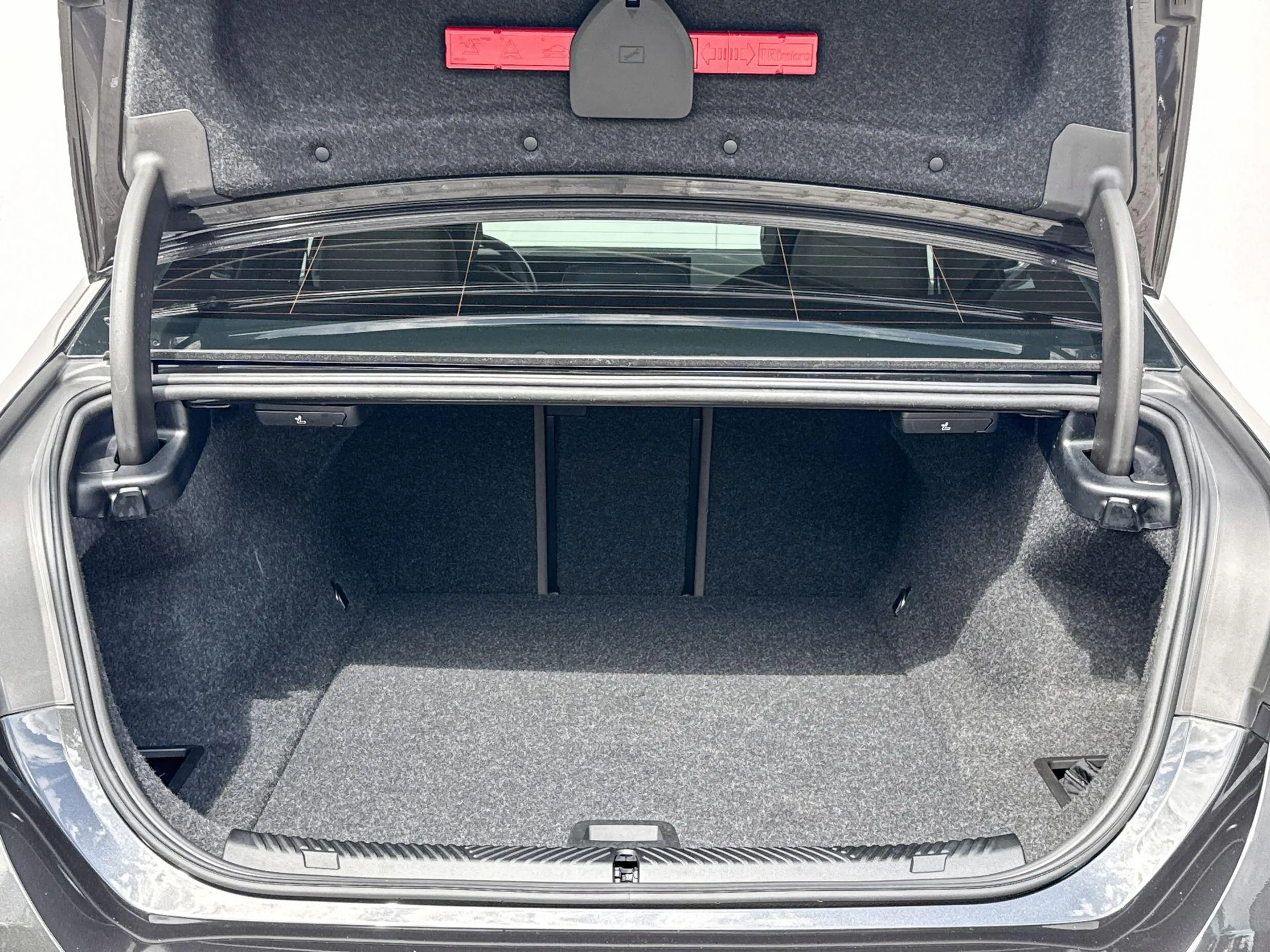 BMW i5 eDrive40 | M Sport | Travel Pack | Trekhaak — photo 10