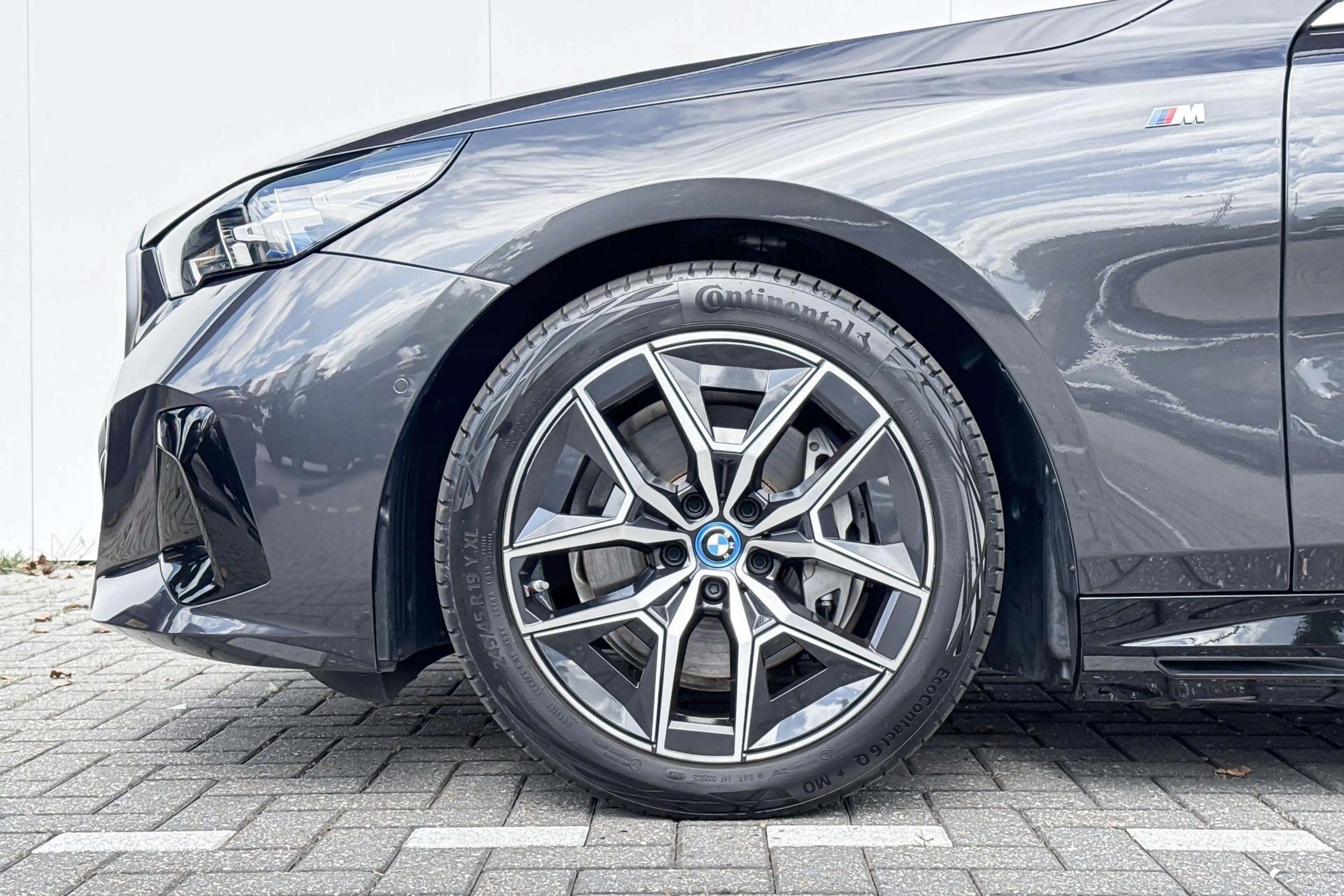 BMW i5 eDrive40 | M Sport | Travel Pack | Trekhaak — photo 3