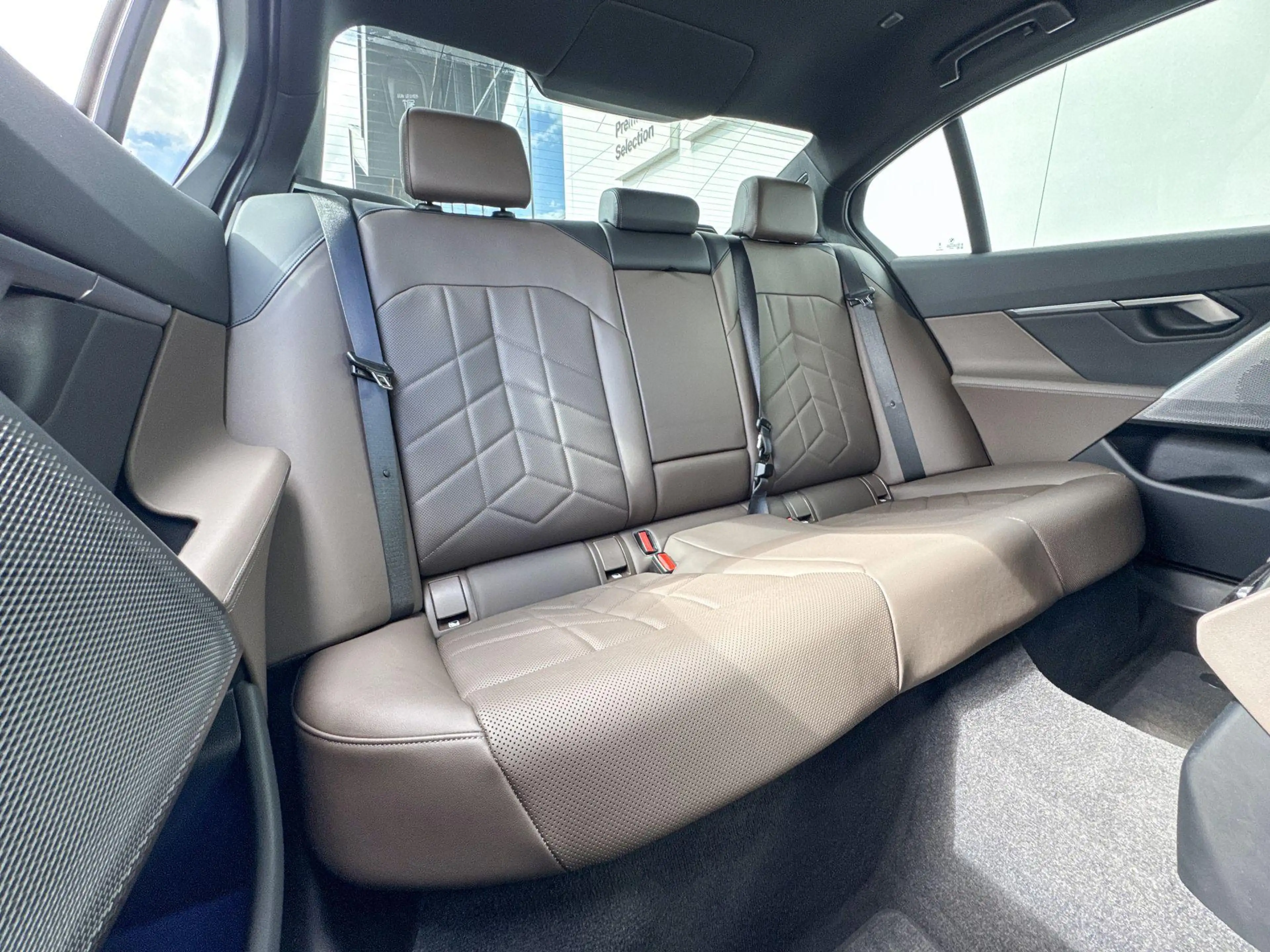 BMW i5 eDrive40 | M Sport | Travel Pack | Trekhaak — photo 7