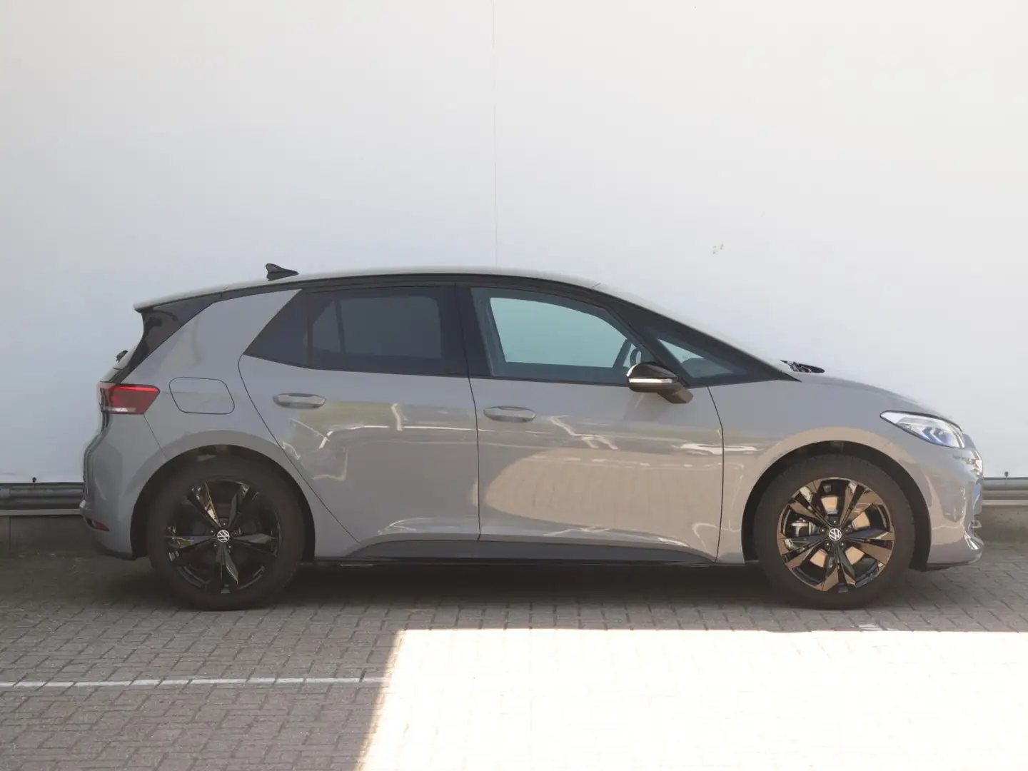 Volkswagen ID.3 Black Edition 52 kWh accu. 125 kW / 170 pk Hatchba Zwart - 2