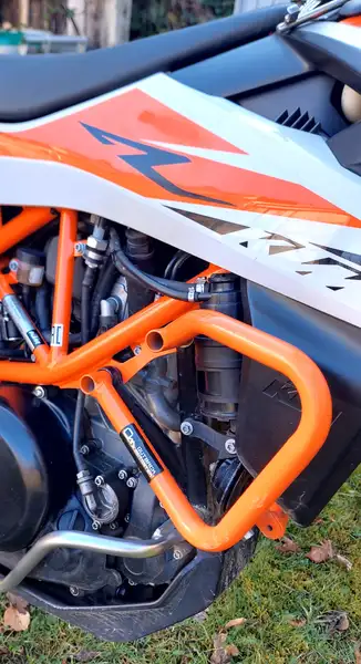 KTM 690 Enduro R - foto 3