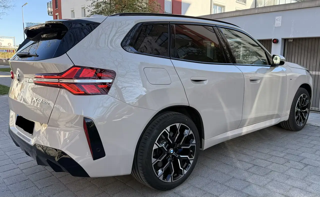 BMW X3 30e xDrive M Sportpaket | AHK | Pano | HK | 20'' L 8