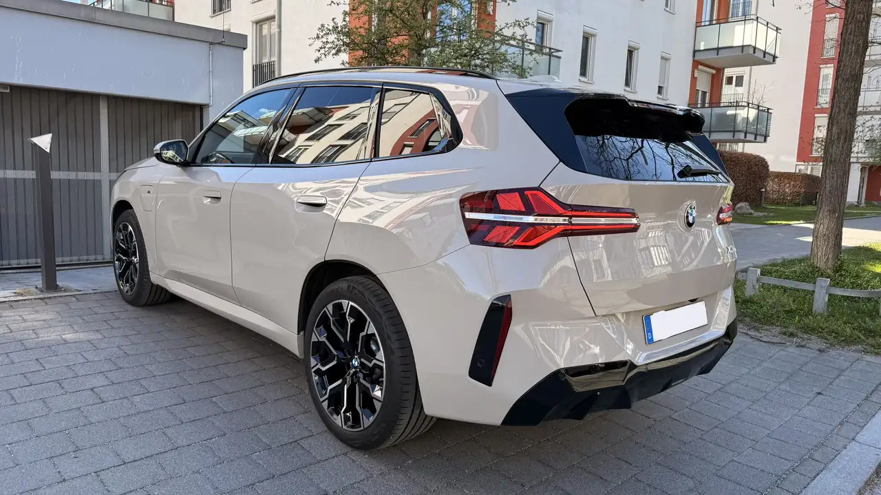 BMW X3 30e xDrive M Sportpaket | AHK | Pano | HK | 20'' L 14