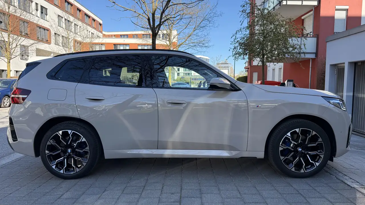BMW X3 30e xDrive M Sportpaket | AHK | Pano | HK | 20'' L 13