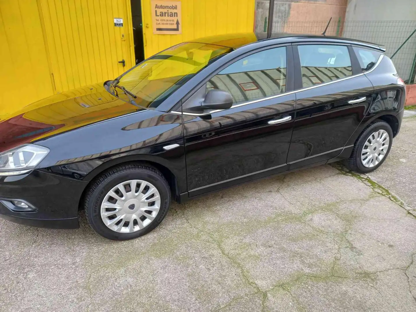 Lancia Delta 1.6 MJT DPF 105 CV Silver NEOPATENTATI Nero - 2