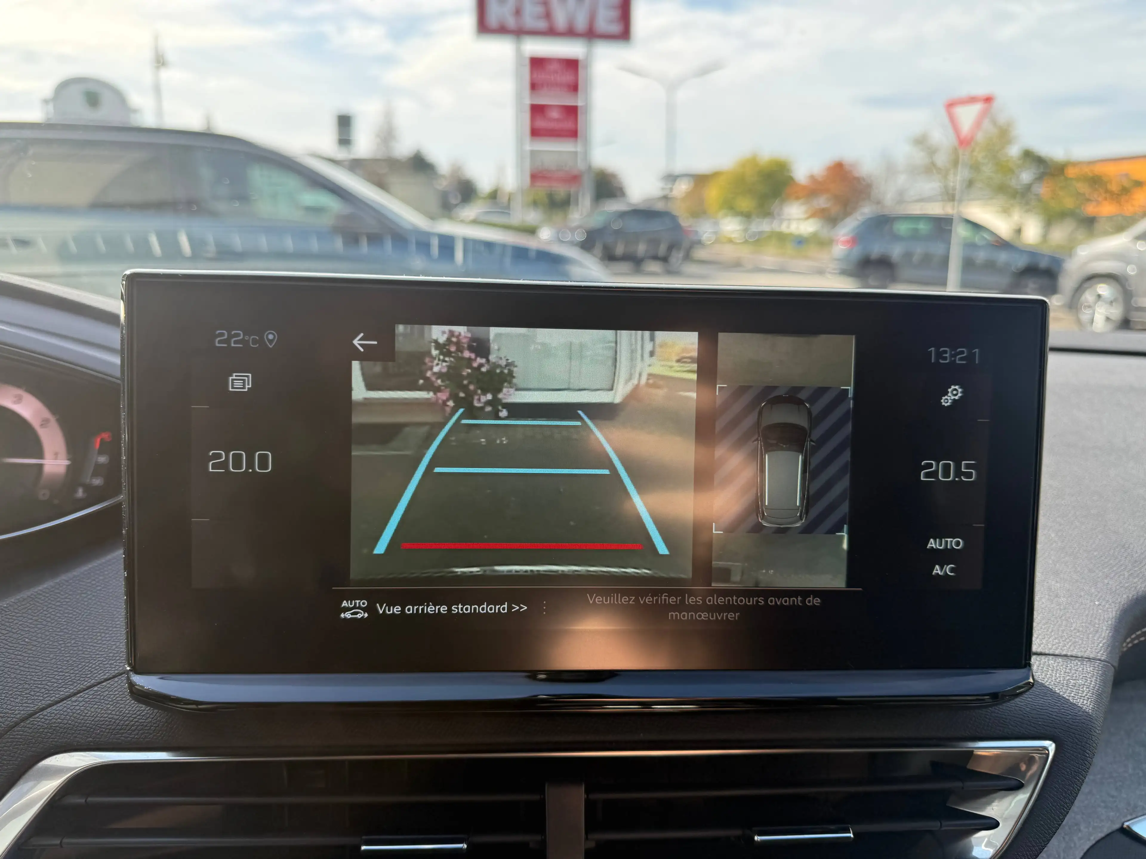 Peugeot 3008 GT Puretech 130 EAT8 — photo 12