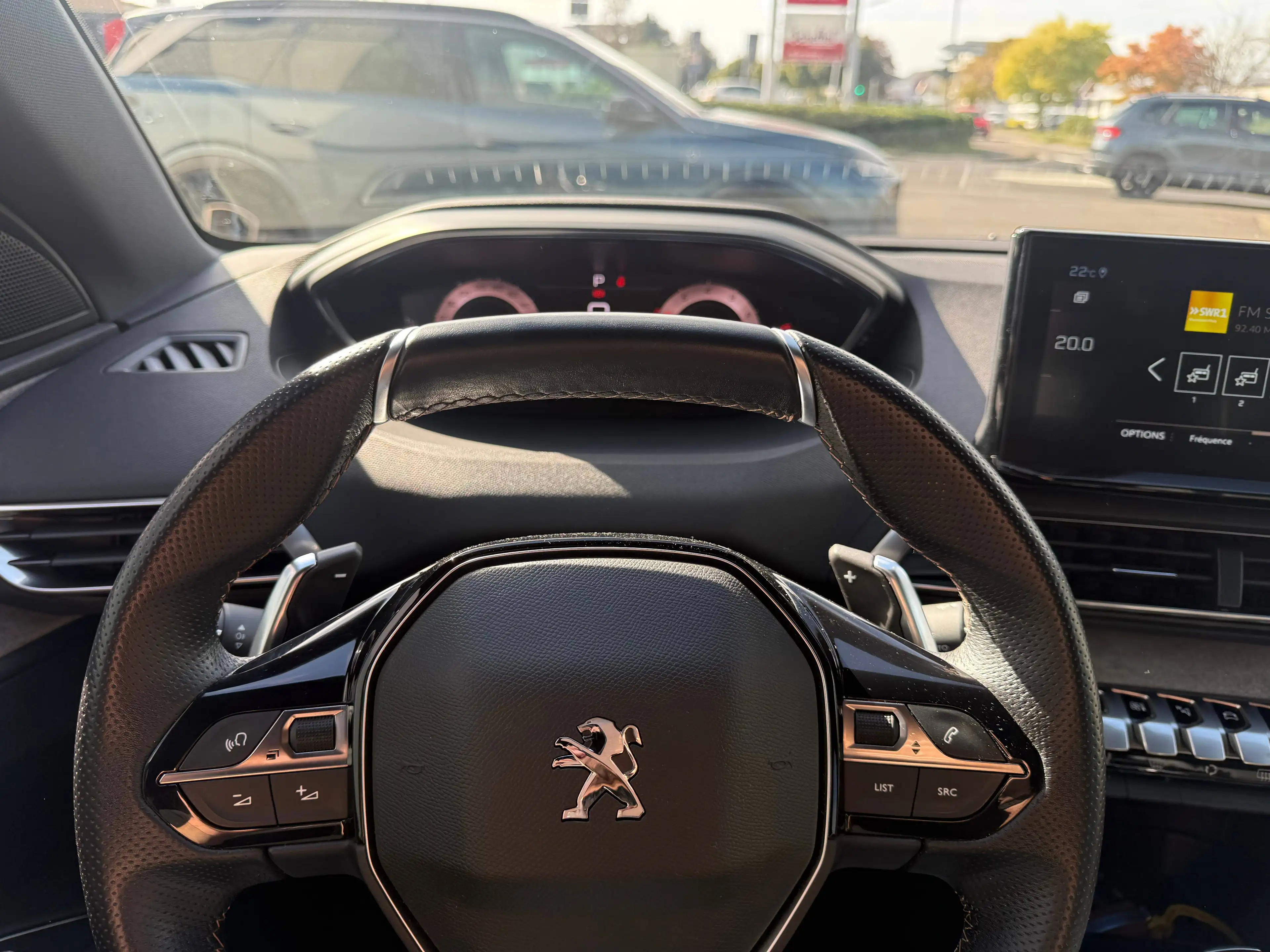 Peugeot 3008 GT Puretech 130 EAT8 — photo 14