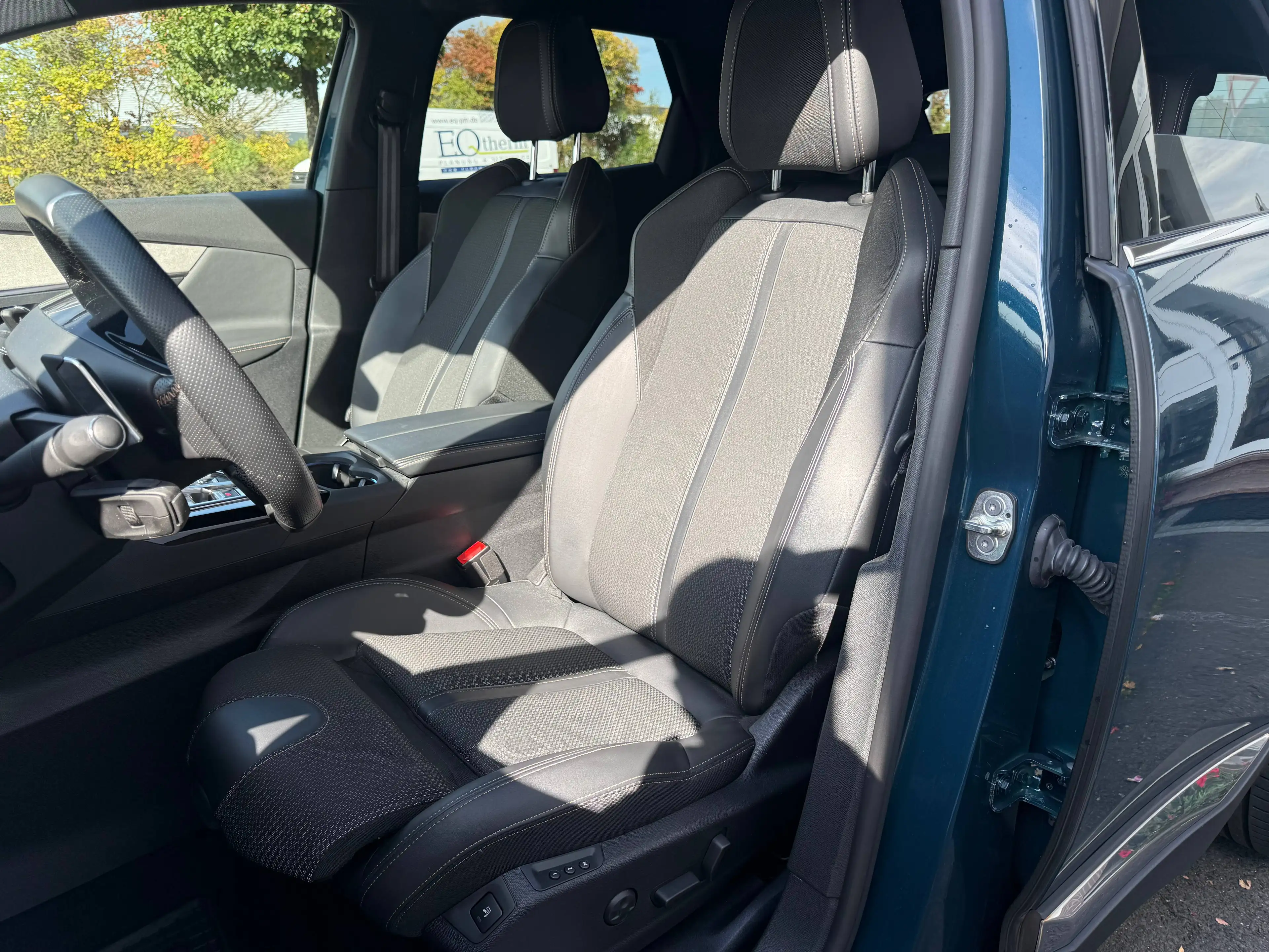 Peugeot 3008 GT Puretech 130 EAT8 — photo 6