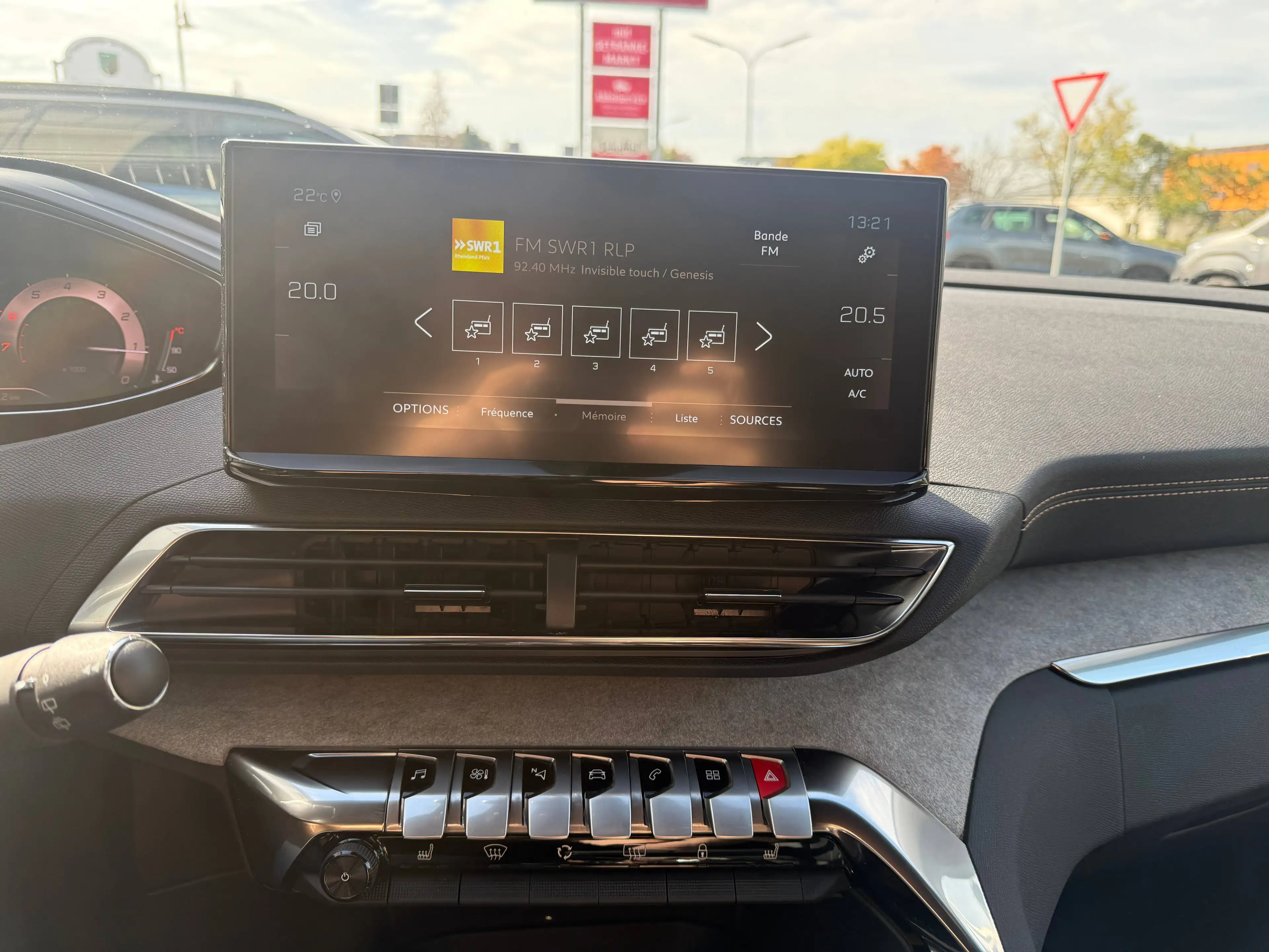 Peugeot 3008 GT Puretech 130 EAT8 — photo 9