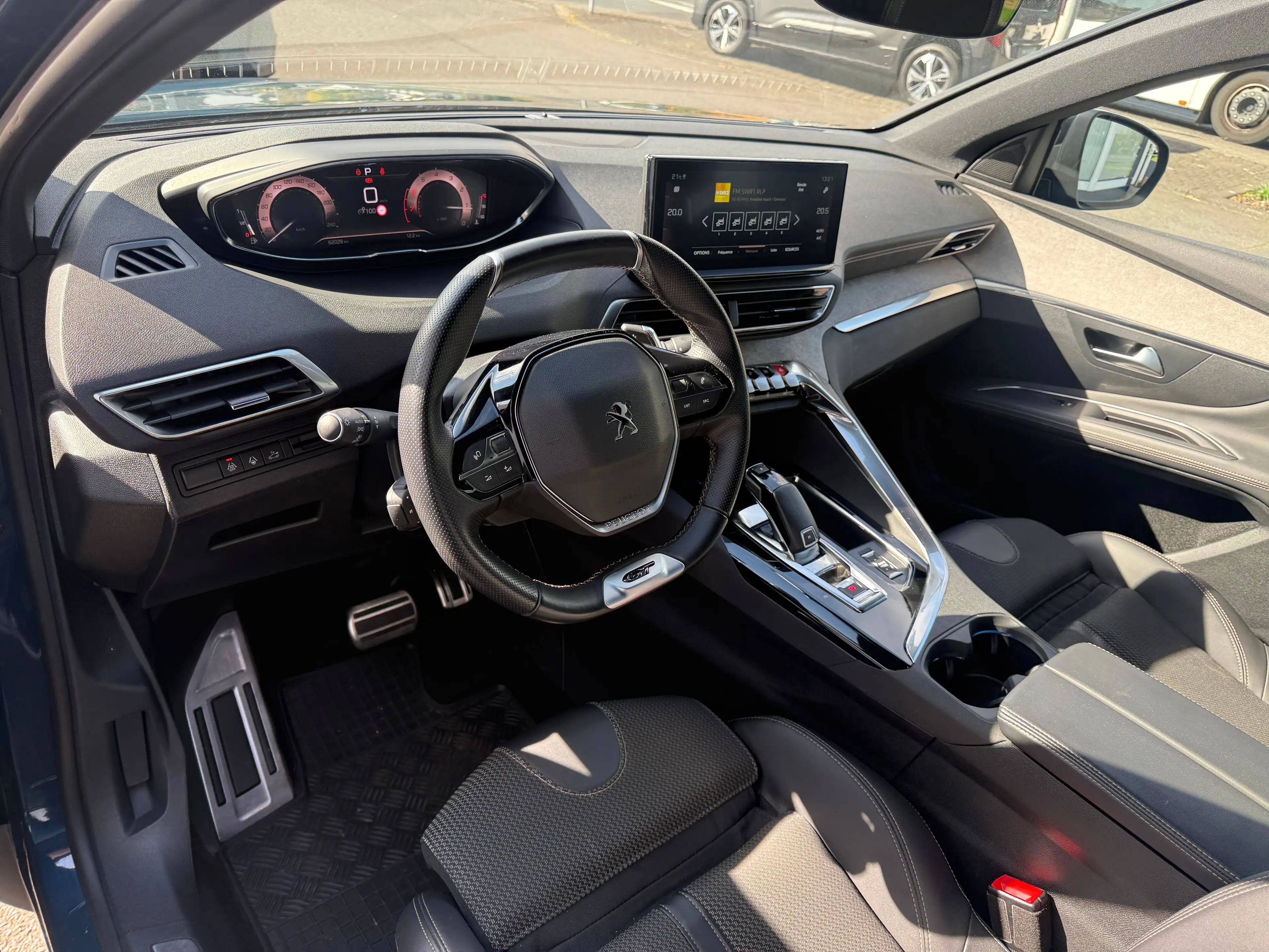 Peugeot 3008 GT Puretech 130 EAT8 — photo 5
