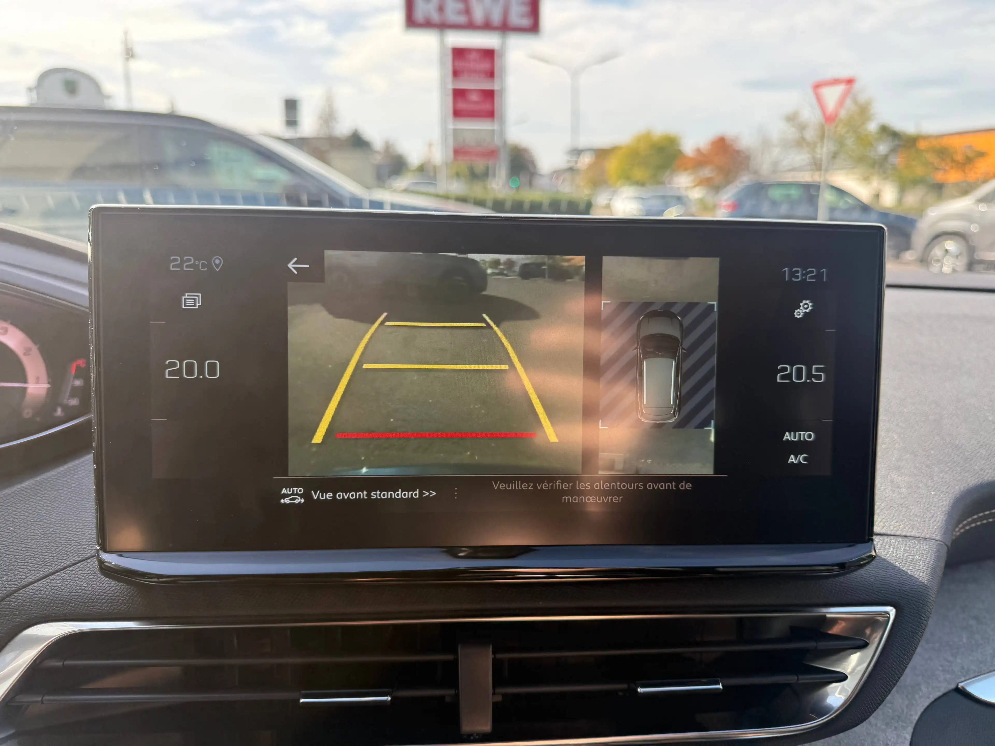Peugeot 3008 GT Puretech 130 EAT8 — photo 11