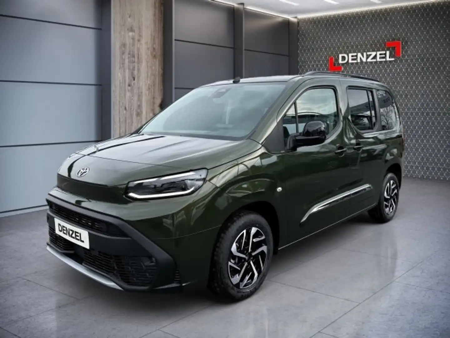 Toyota Proace City Verso 1,5l 130PS Family L1 Grün - 1