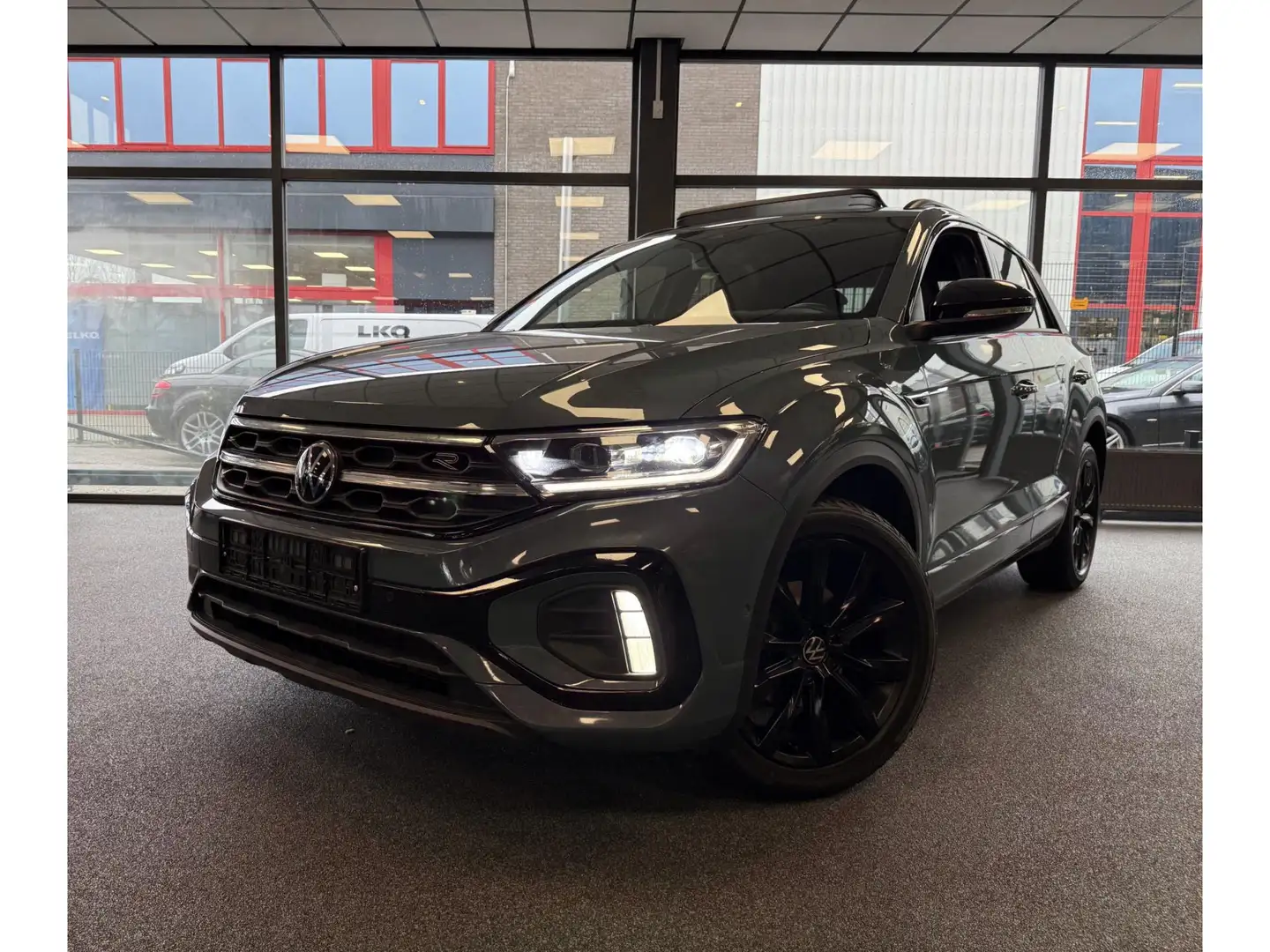 Volkswagen T-Roc 1.5 TSI R-Line I Automaat I PANO I LMV I Volledig Vert - 1