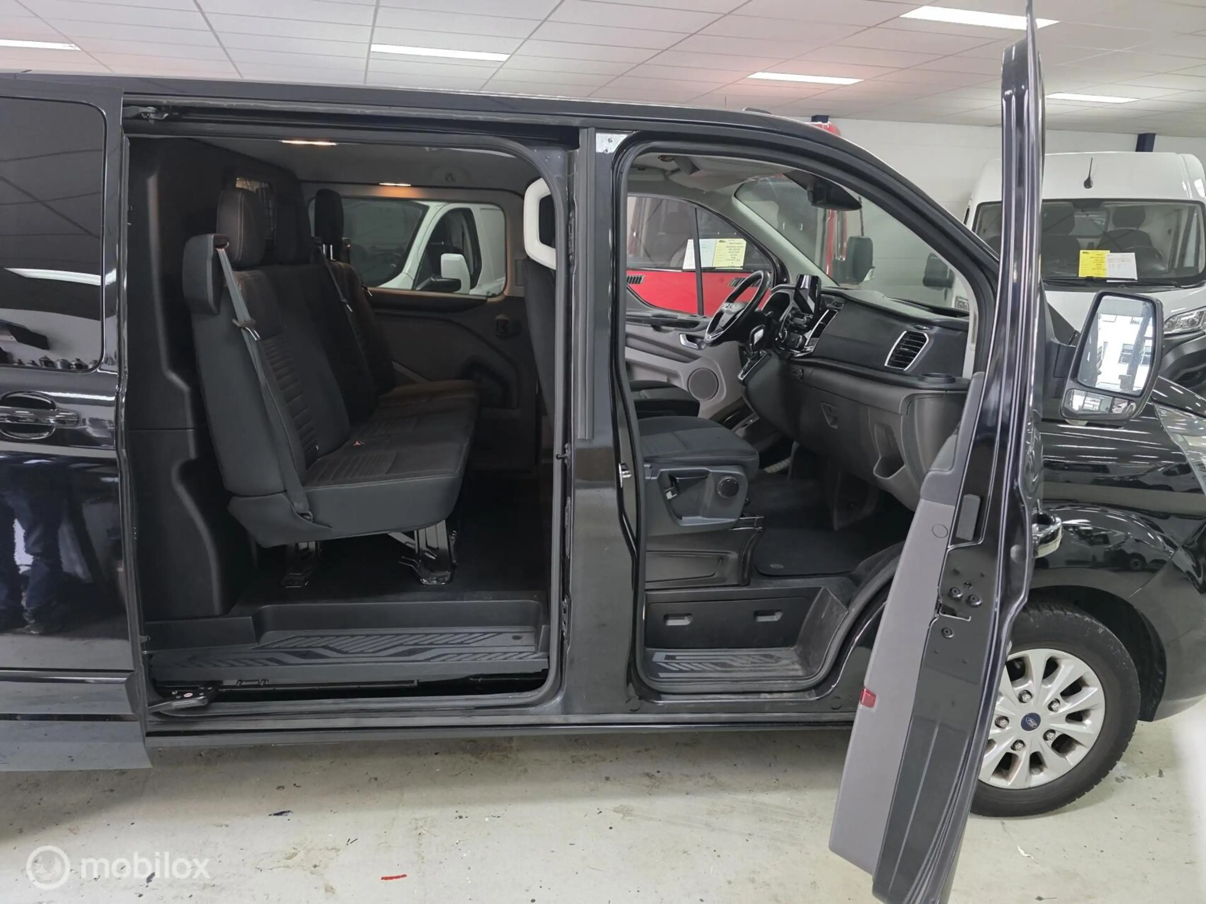 Ford Transit Custom Dubbel Cabine 2.0 TDCI L2H1 Automaat — photo 5