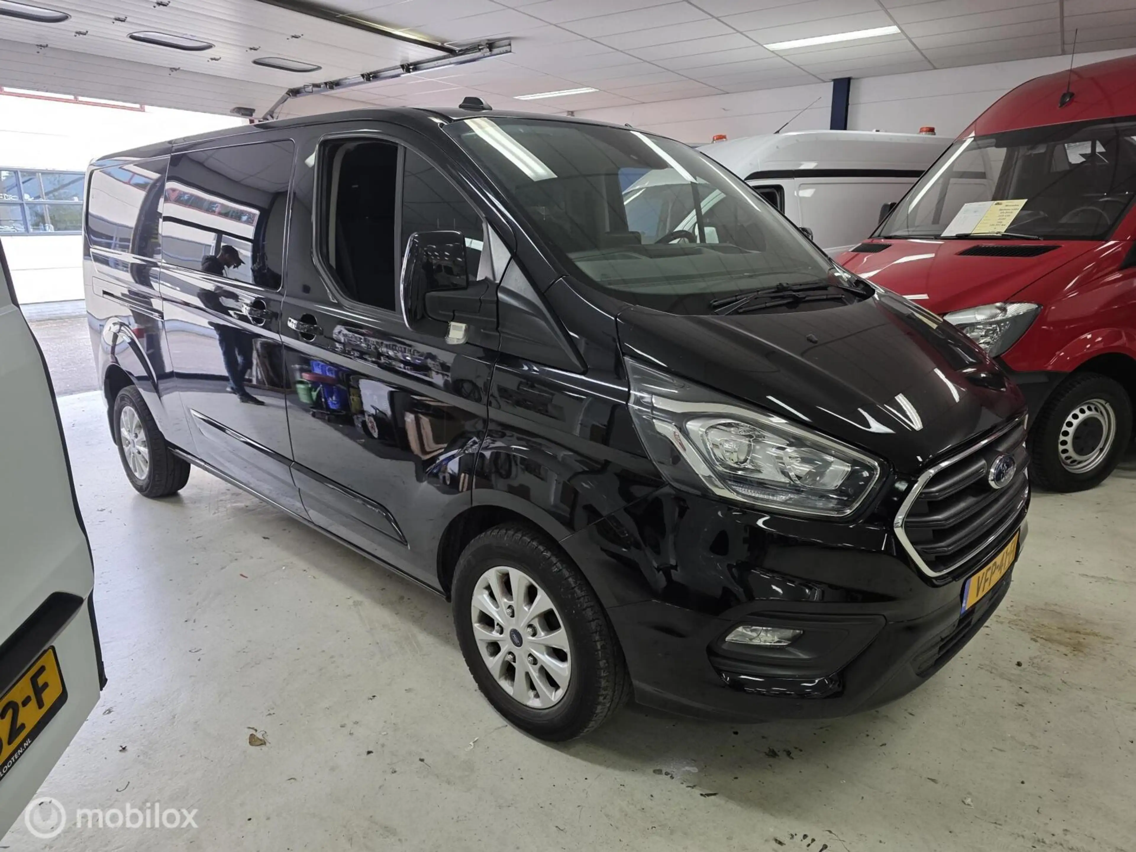 Ford Transit Custom Dubbel Cabine 2.0 TDCI L2H1 Automaat — photo 2