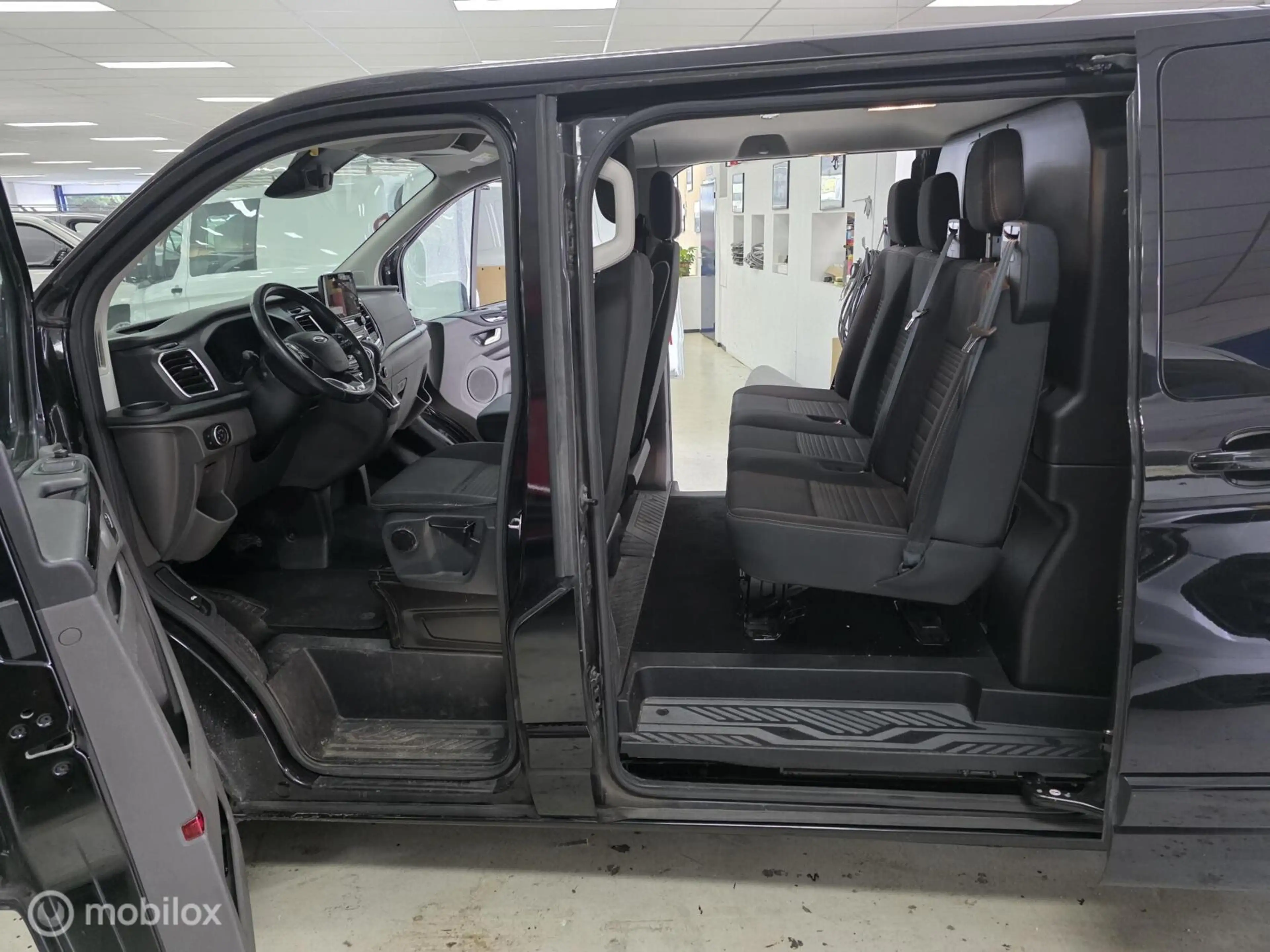 Ford Transit Custom Dubbel Cabine 2.0 TDCI L2H1 Automaat — photo 6