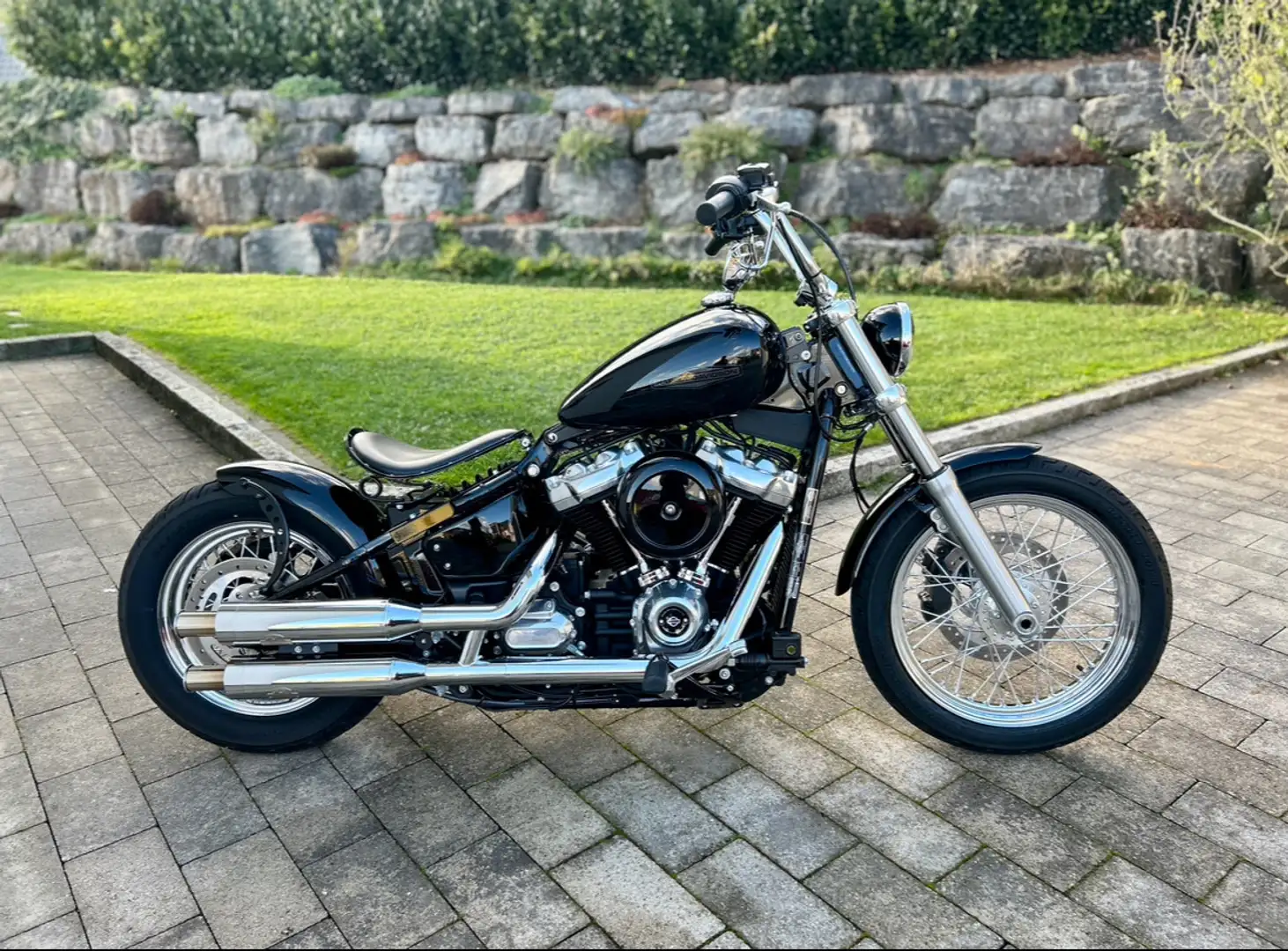 Harley-Davidson Softail Standard FXST Bobber Jekill & Hyde KD Neu Custom Černá - 1