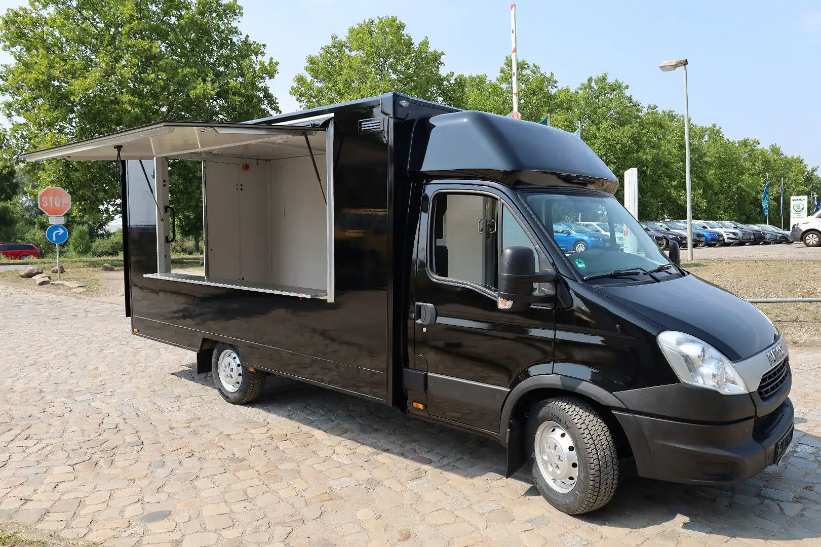 Iveco IS35SI2AA/ FOODTRUCK/Daily/EU5/1. Hand Zwart - 1