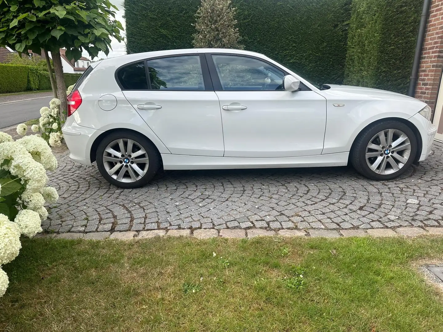 BMW 116 116d DPF Blanc - 1
