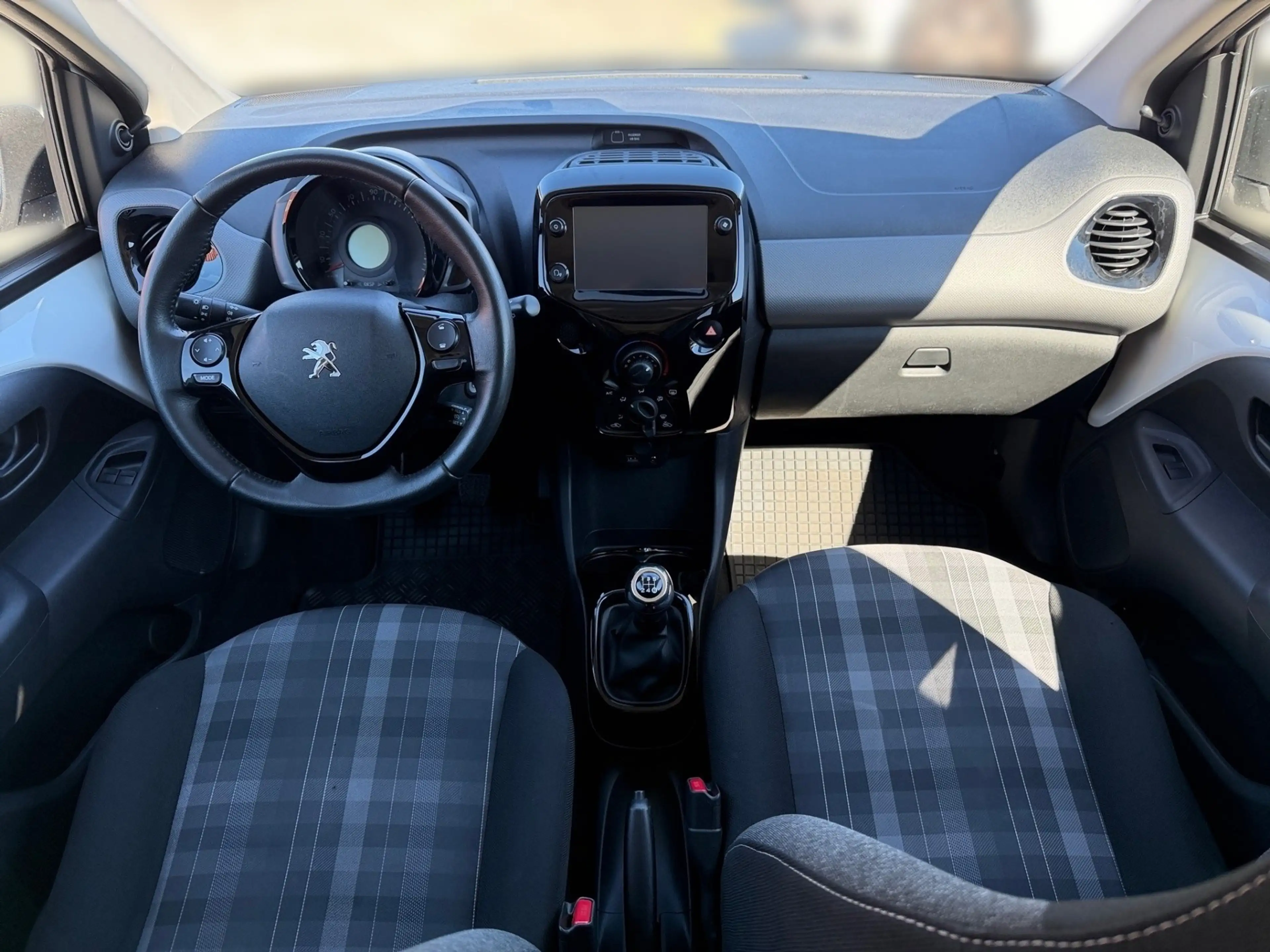 Peugeot 108 1.0 Vti Style — photo 10