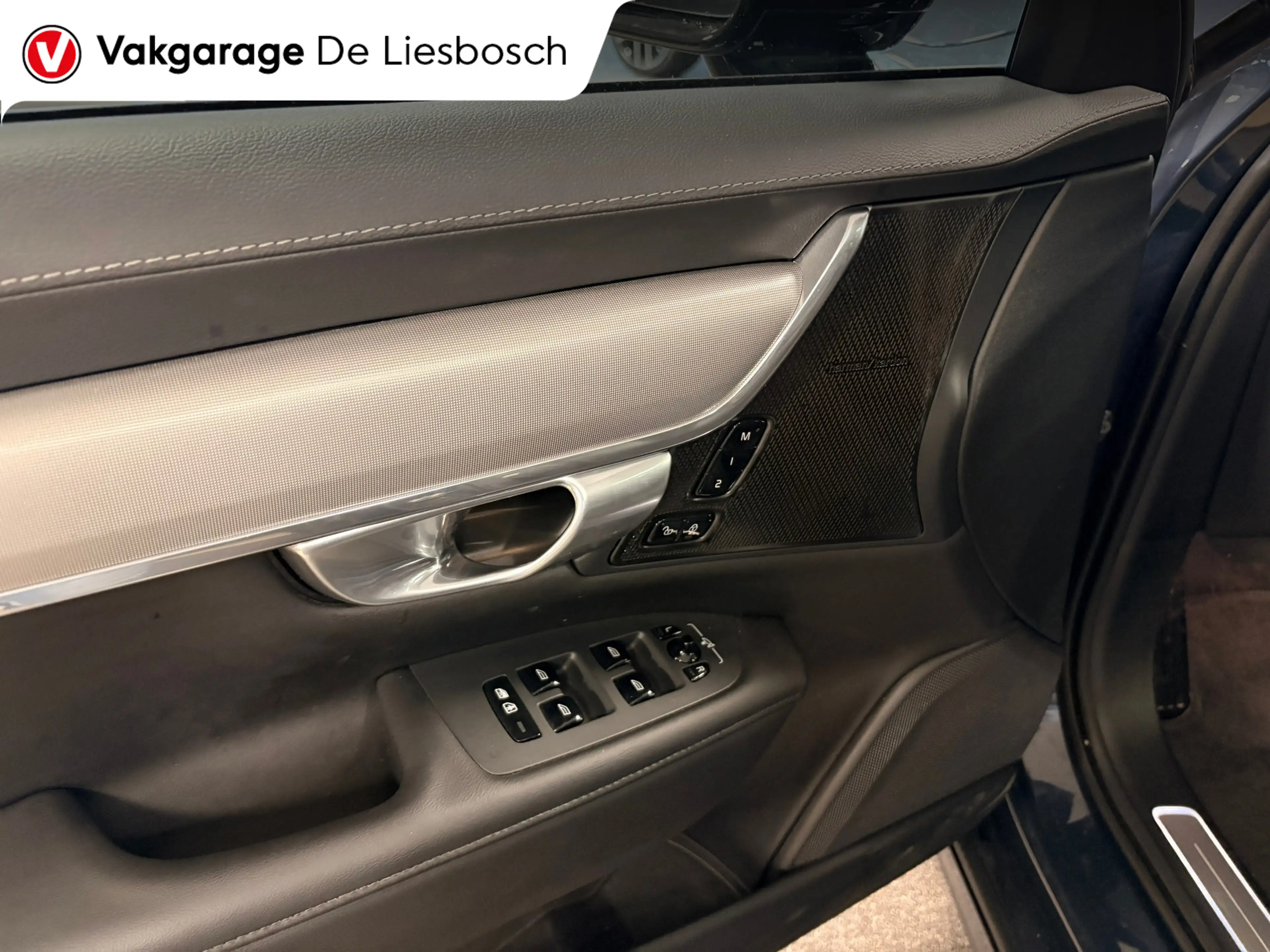 Volvo V90 2.0 T8 Plug-in hybrid AWD Ultimate Dark / Panorama — photo 13