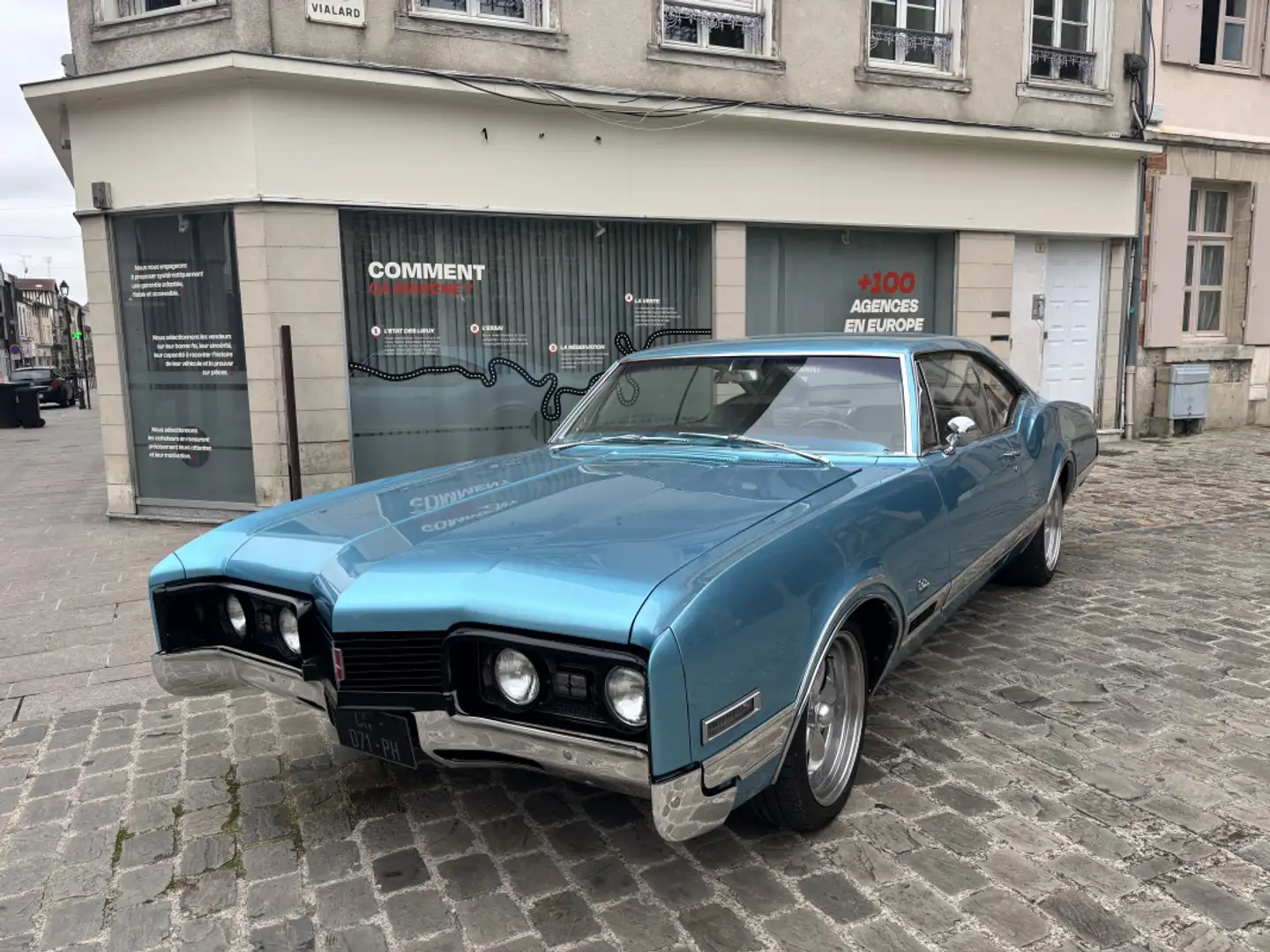 Oldsmobile Delta 88 HOLIDAY COUPE V8 Negro - 1