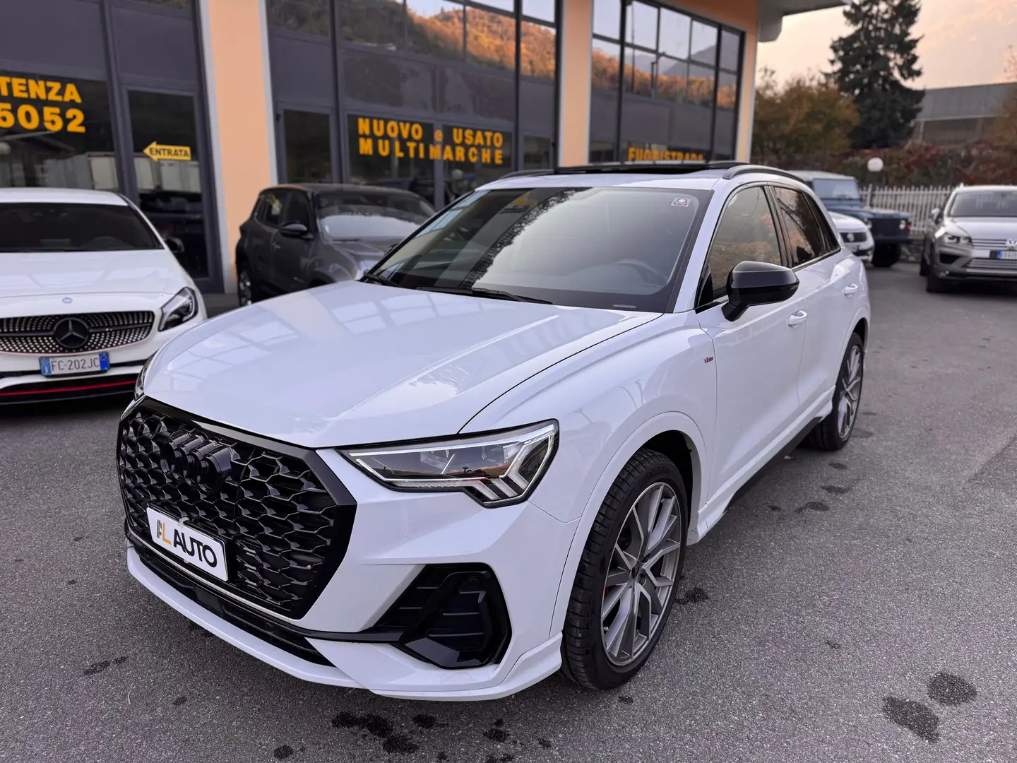 Audi Q3 Q3 2.0 tdi Sport 150cv s-tronic Weiß - 1