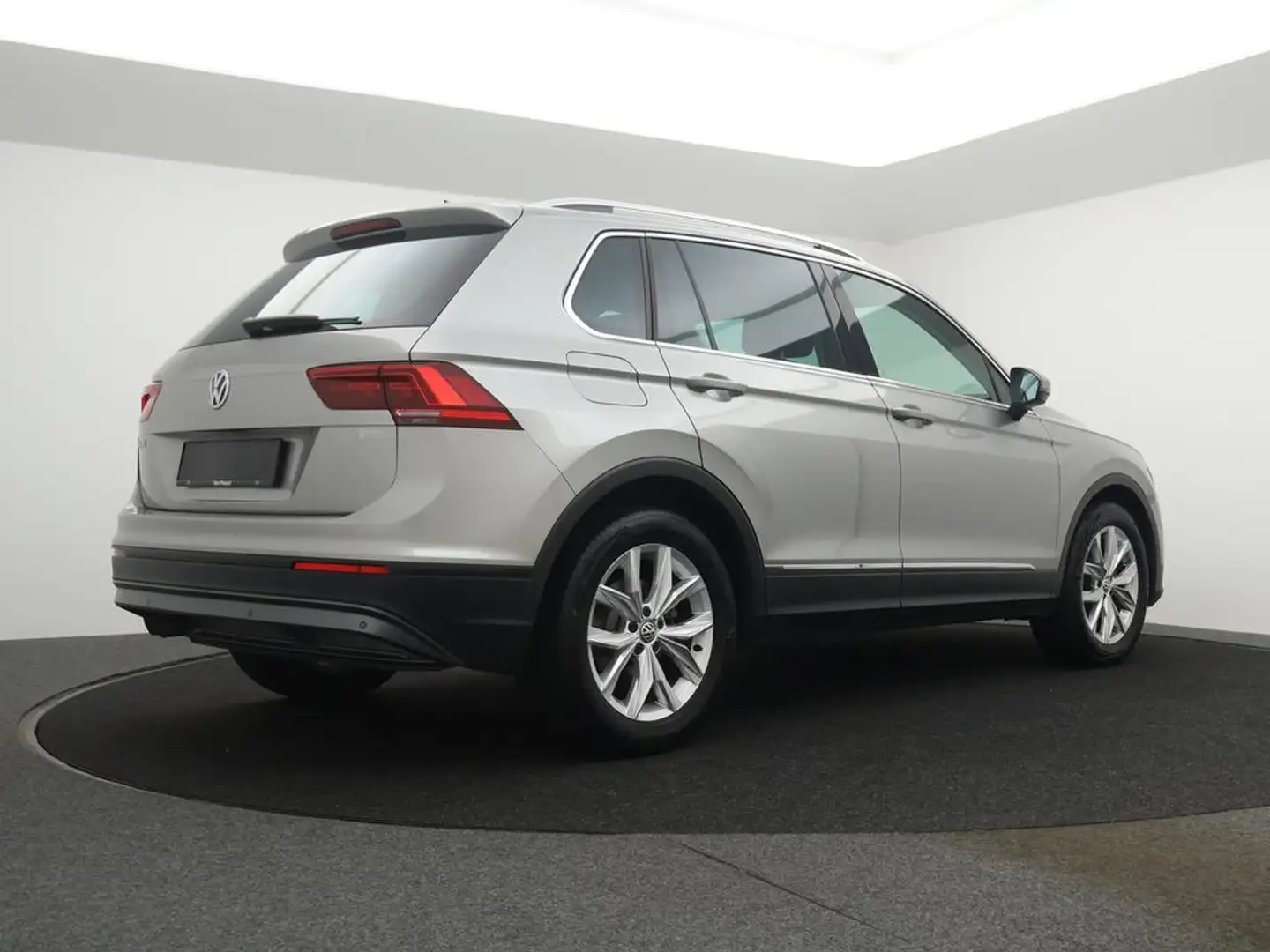 Volkswagen Tiguan Comfortline 1.5TSI 130PK *NAVI*ALCANTARA*FULL LED*DIGITAL DASHBOARD*ZETELVERWARMING*... Beige - 2